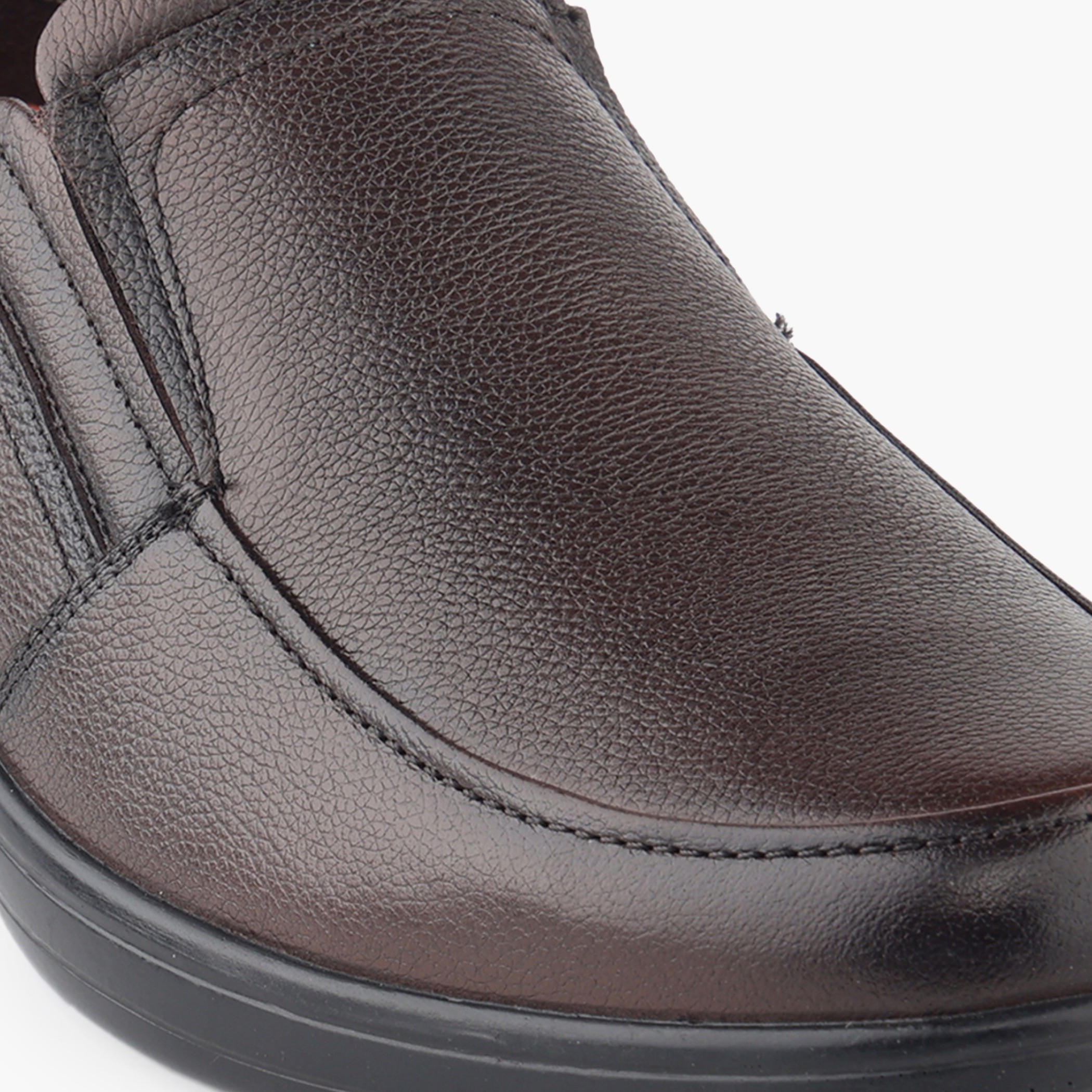 حذاء لو كونفور للرجال بدون رباط من الجلد الطبيعي-men-shoes-loafersandmoccasins-image-4