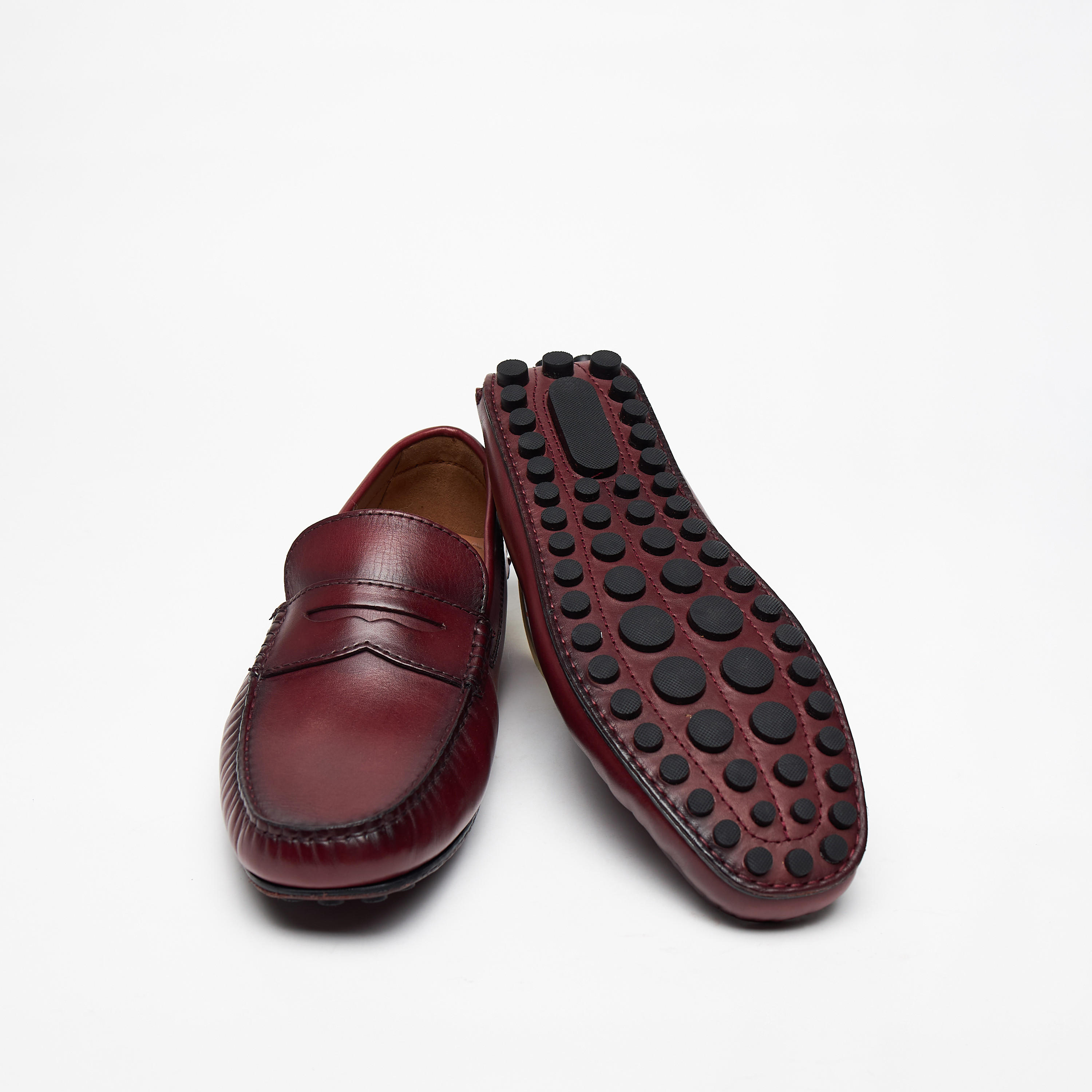 حذاء موكاسين بتفاصيل مفرّغة معدنية للرجال من دوتشيني-men-shoes-loafersandmoccasins-image-3