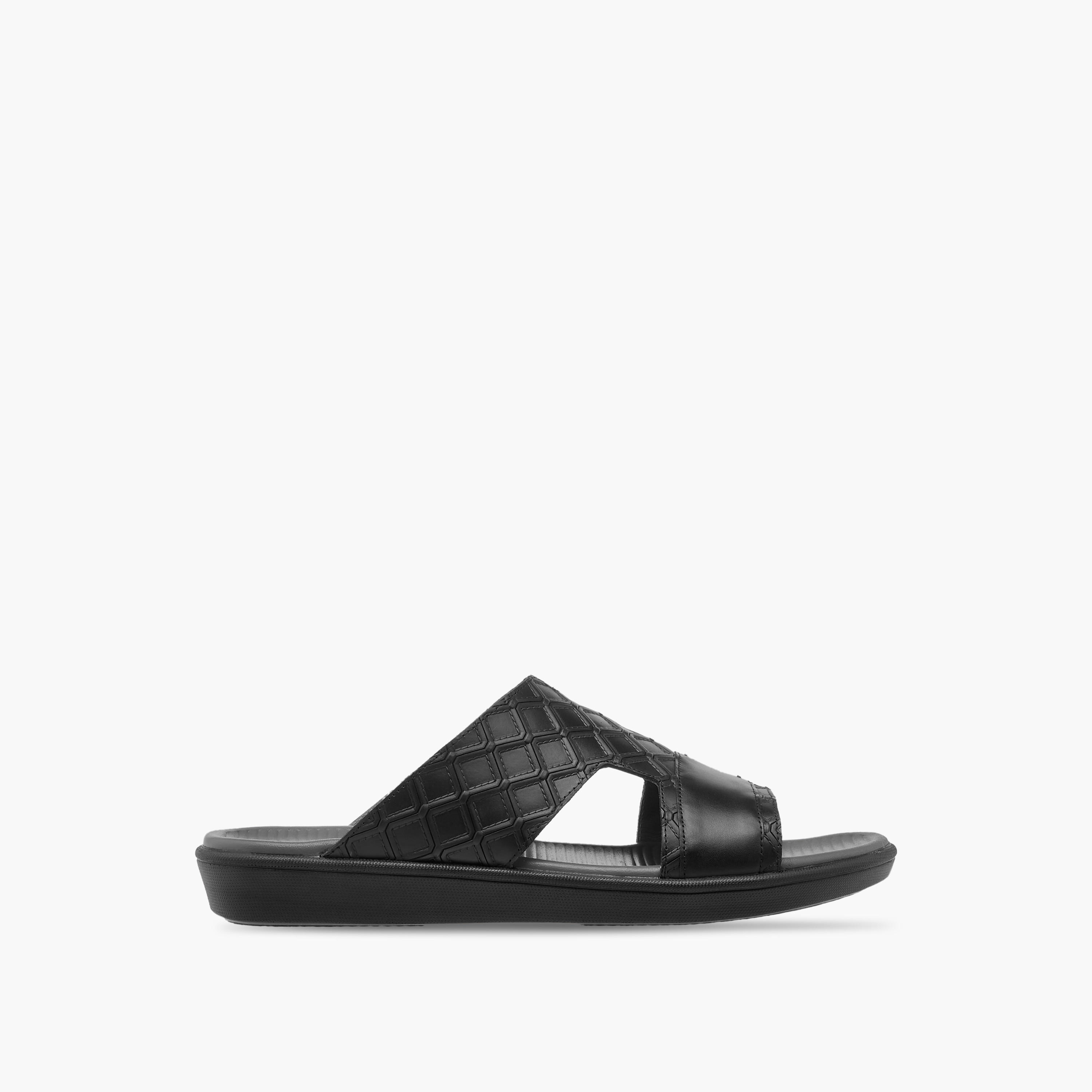 صندل عربي سهل الارتداء بتفاصيل مفرغة للرجال من دوتشيني-men-shoes-sandals-image-2