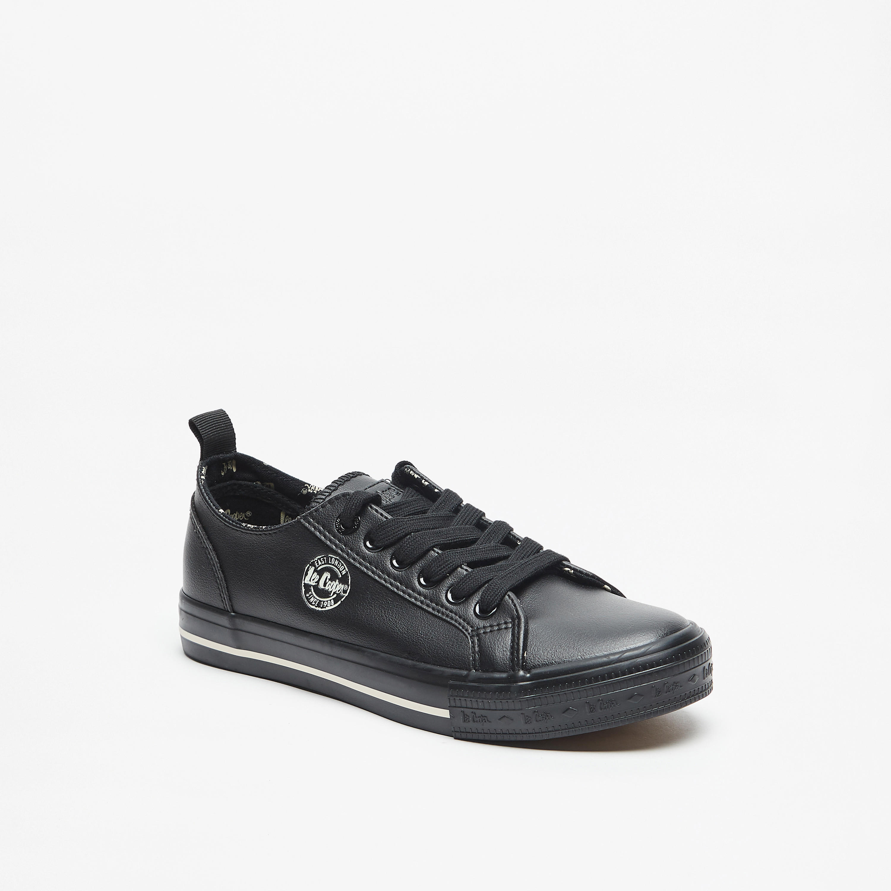 حذاء سنيكرز برباط إغلاق وكاحل منخفض للنساء من لي كوبر-women-shoes-sneakers-image-1