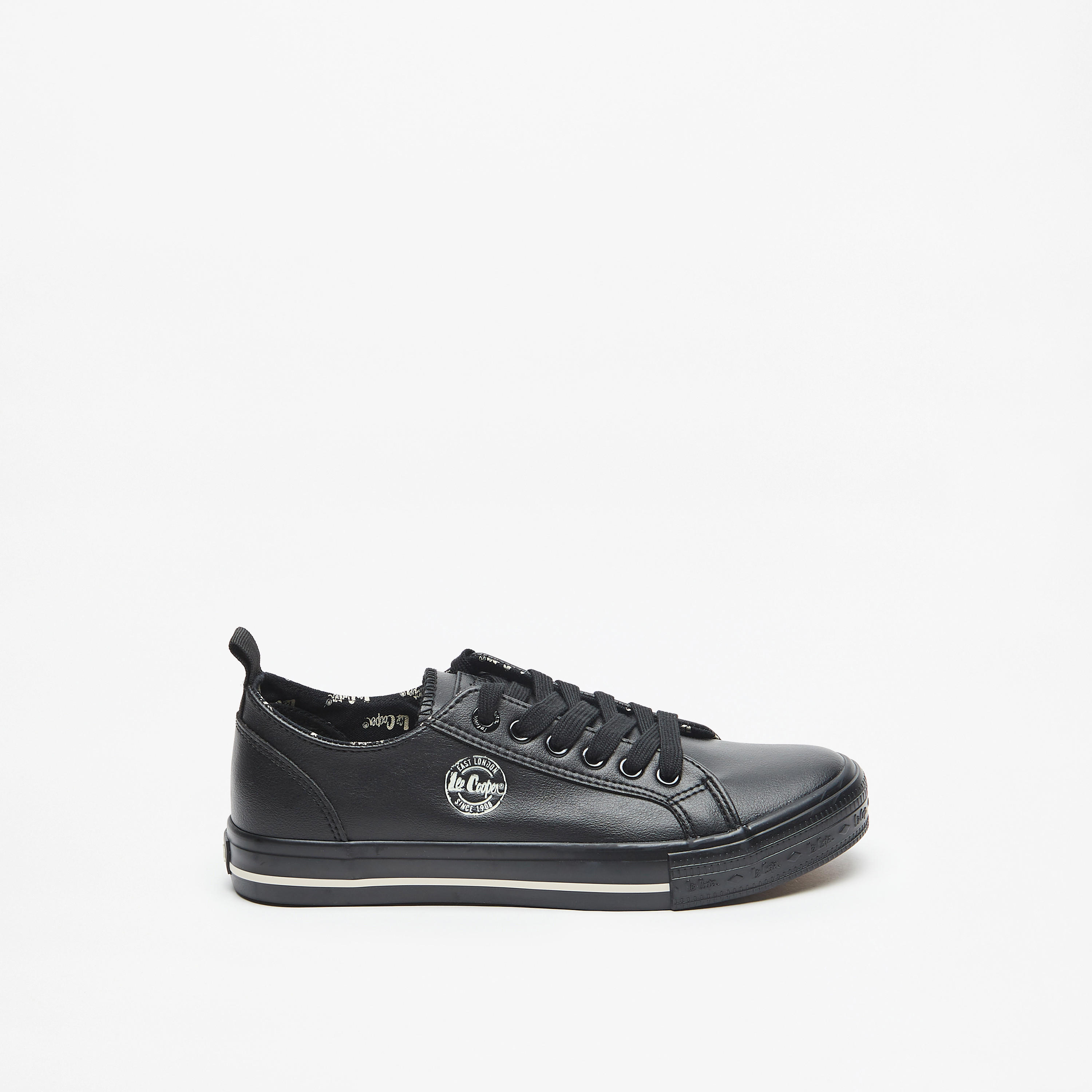 حذاء سنيكرز برباط إغلاق وكاحل منخفض للنساء من لي كوبر-women-shoes-sneakers-image-3