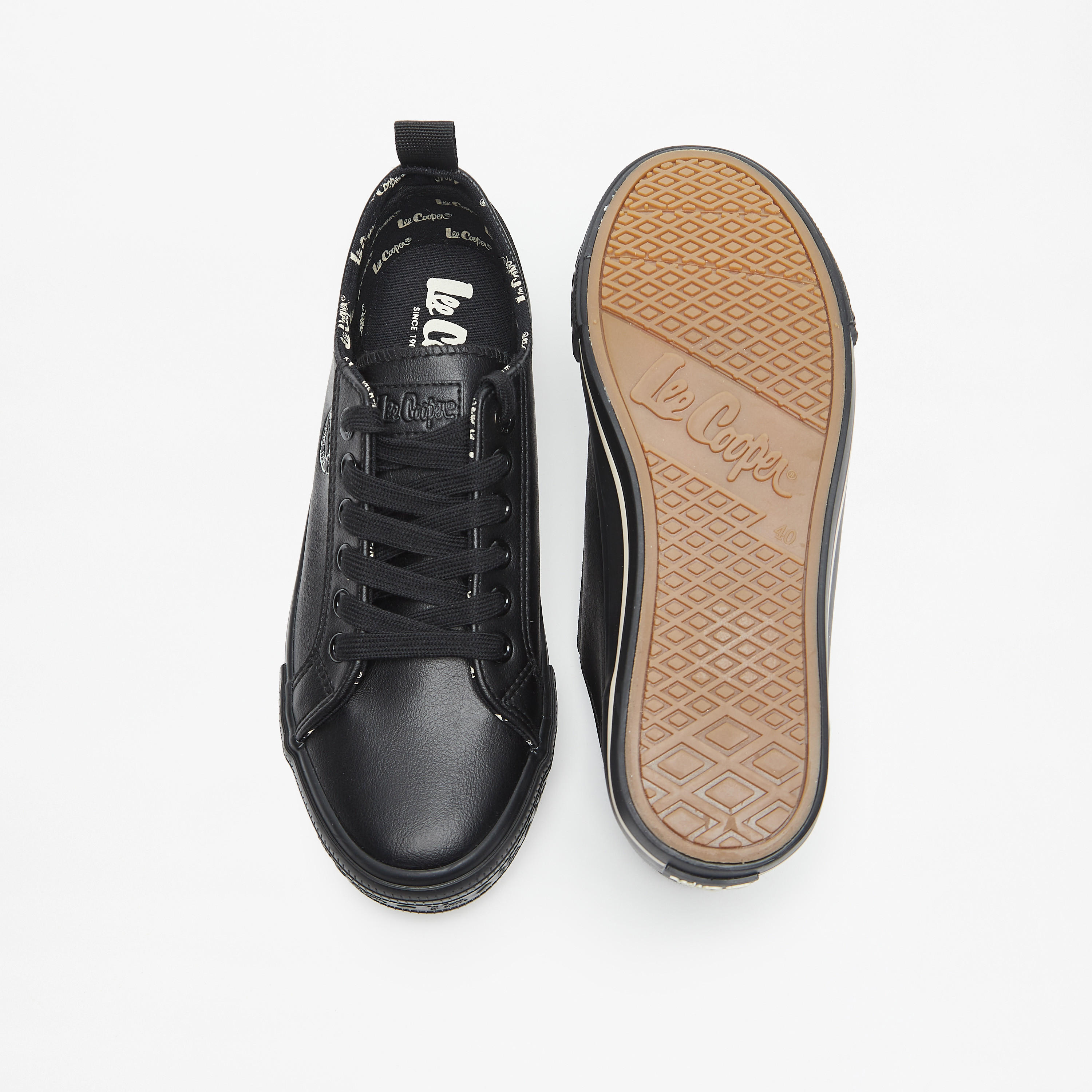 حذاء سنيكرز برباط إغلاق وكاحل منخفض للنساء من لي كوبر-women-shoes-sneakers-image-4