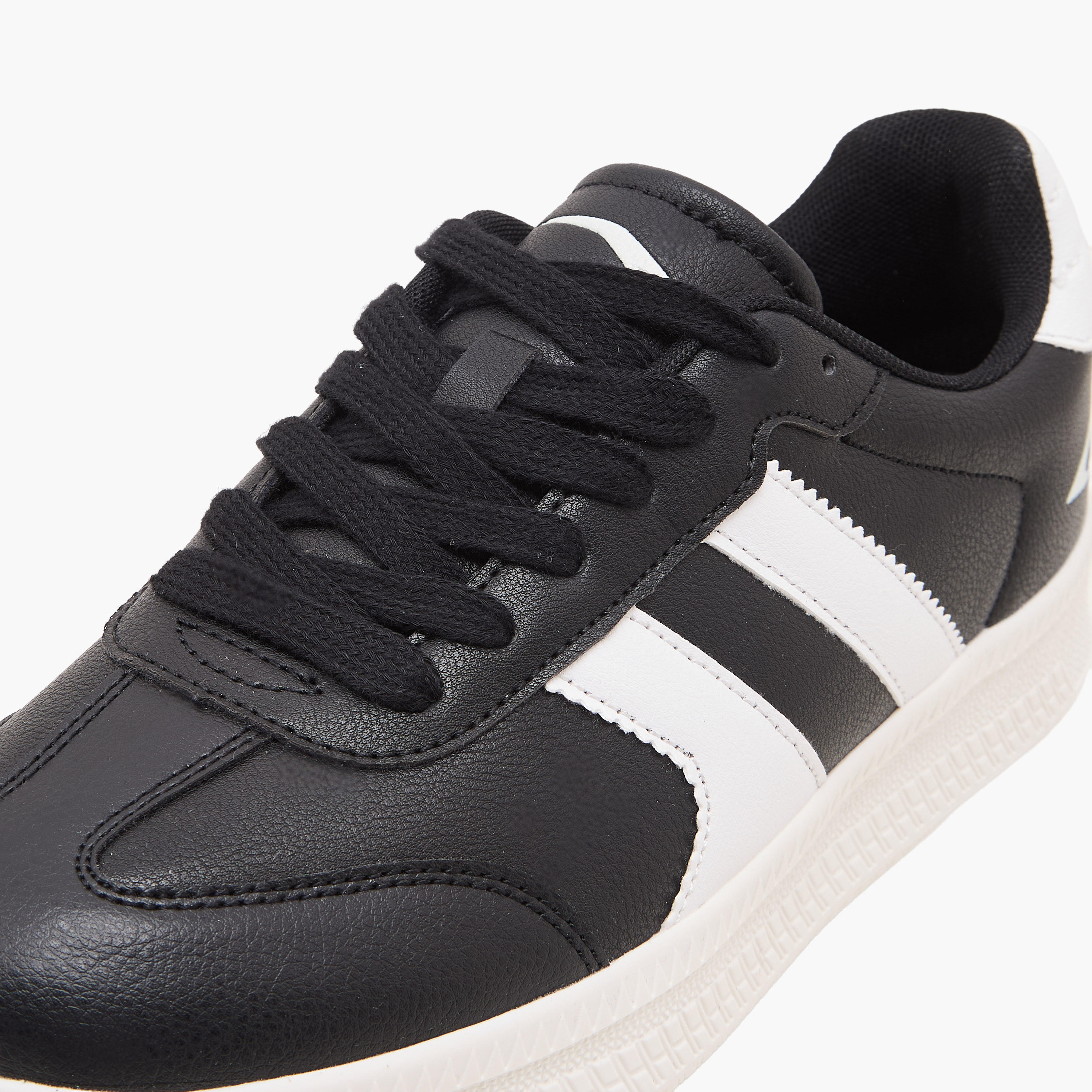 حذاء سنيكرز طول الكاحل برباط إغلاق للنساء من داش-women-shoes-sneakers-image-4