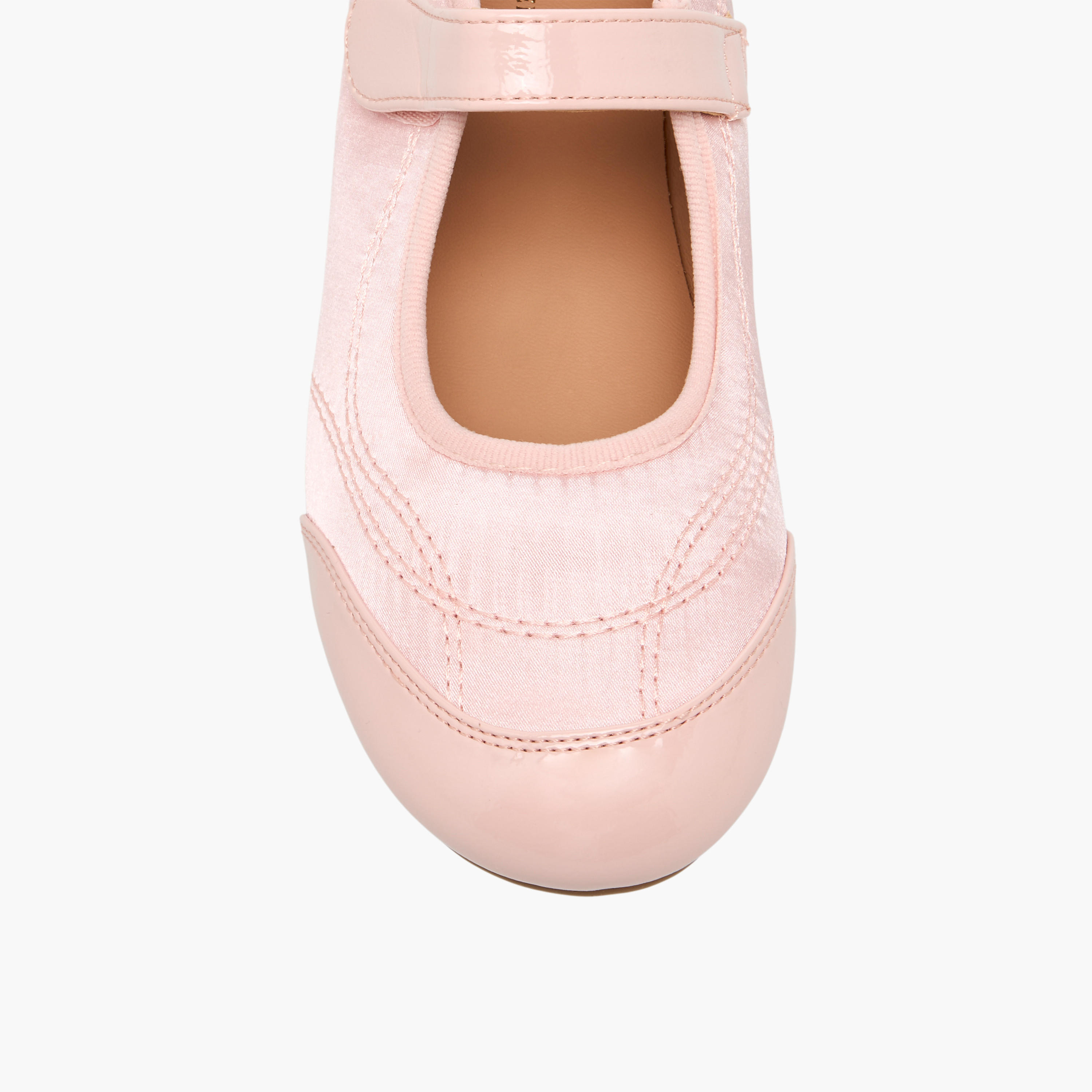حذاء ماري جين بتفاصيل مغرزة للبنات من فلورا بيلا-girls-shoes-maryjanes-image-4