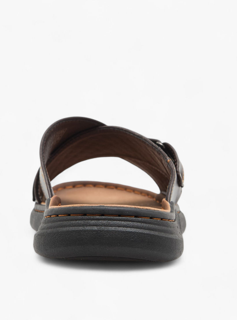 صندل مريح بحزام متقاطع وتفاصيل غرز من لو كونفورت-men-shoes-sandals-image-5