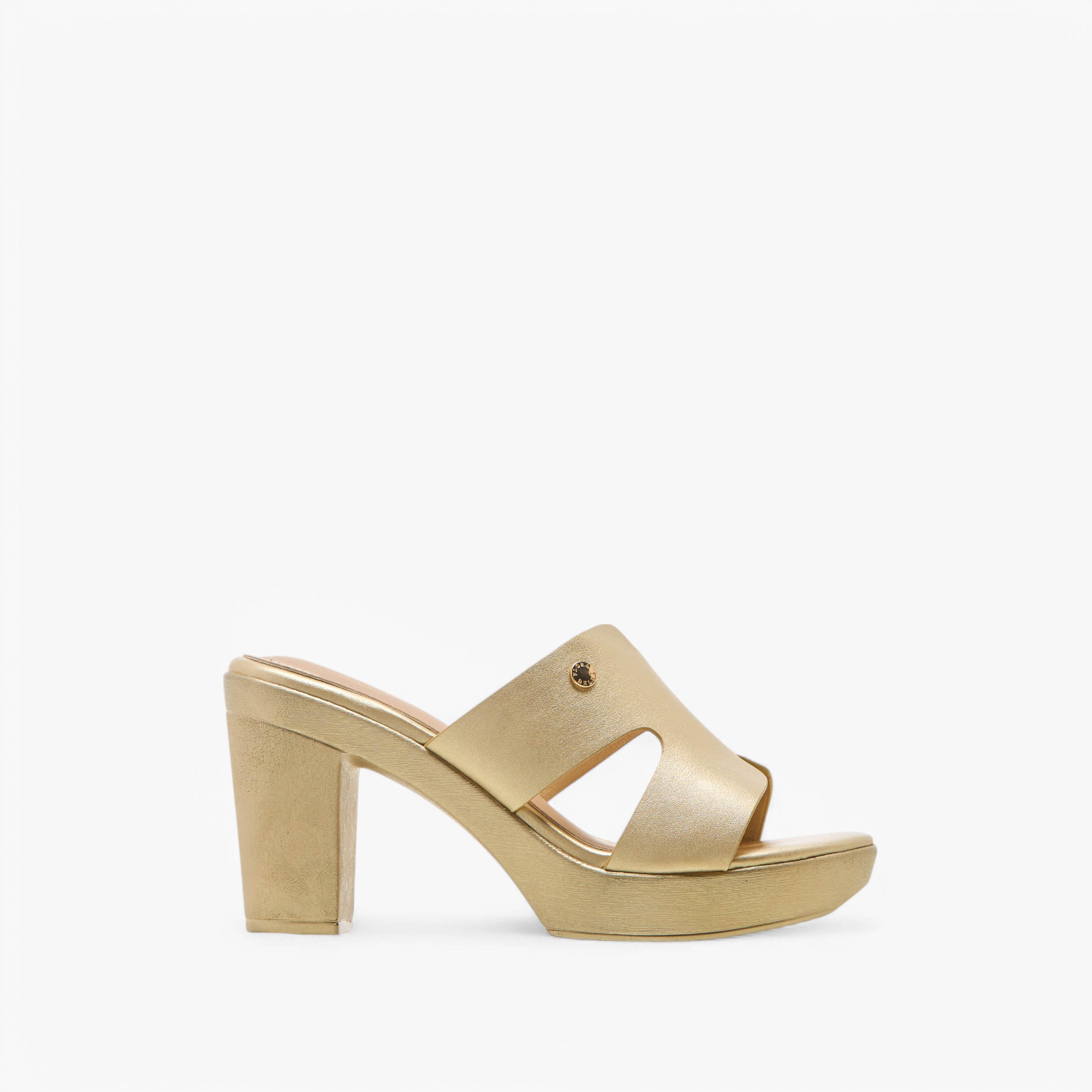 صندل سهل الارتداء بكعب بلاتفورم وتفاصيل مفرغة من فلورا بيلا-women-shoes-sandals-heeled-image-3
