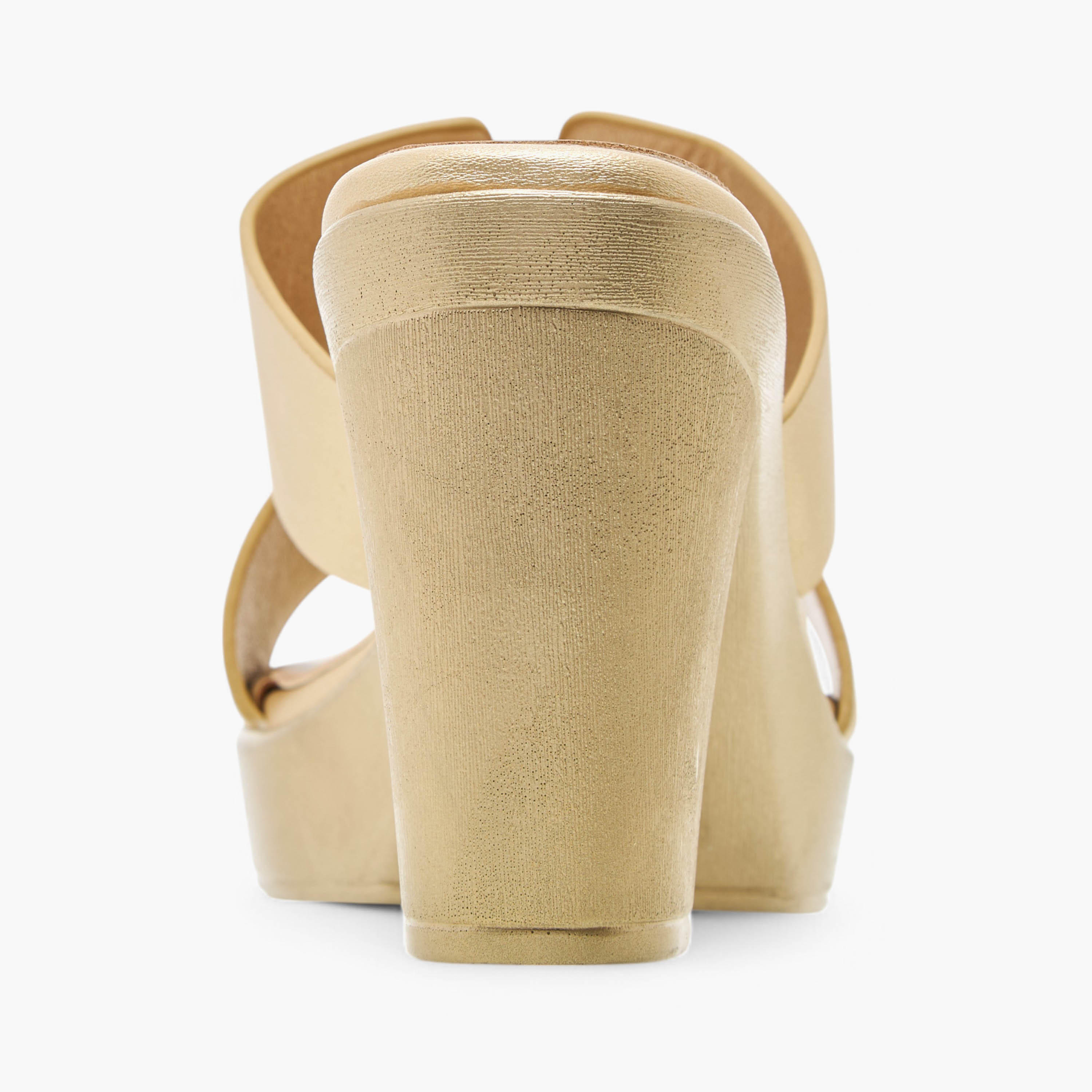 صندل سهل الارتداء بكعب بلاتفورم وتفاصيل مفرغة من فلورا بيلا-women-shoes-sandals-heeled-image-5