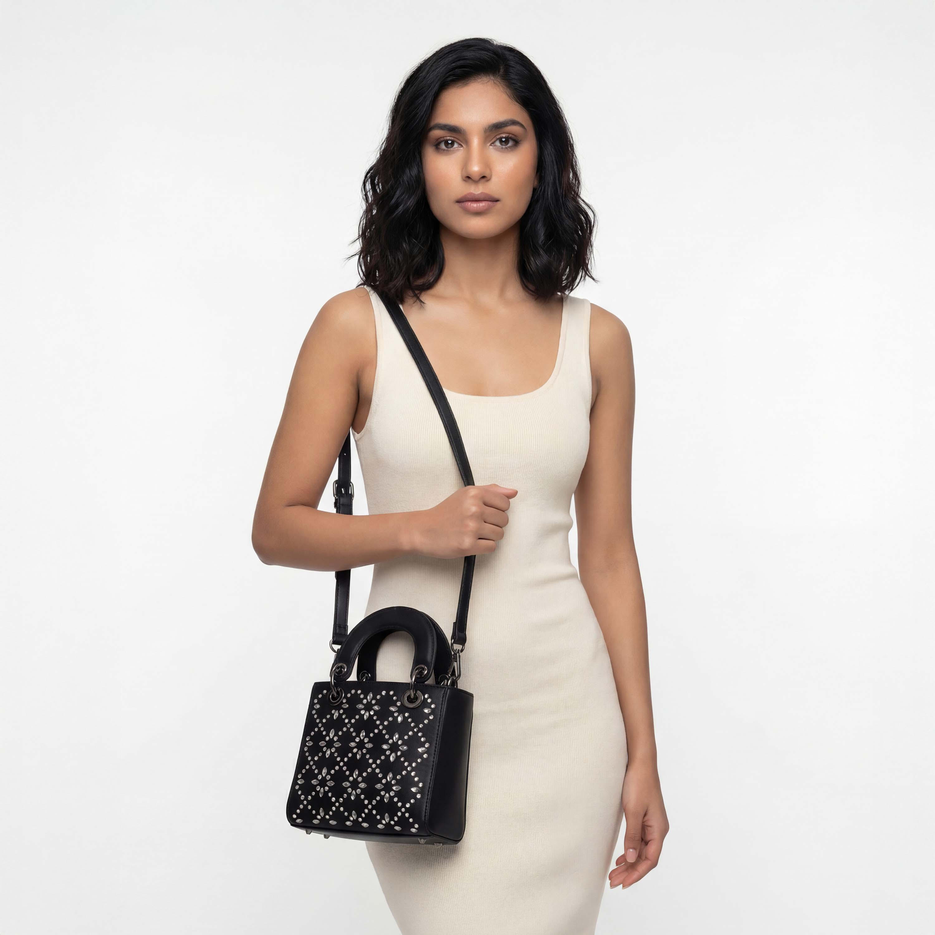 شنطة ساتشيل مزينة بحزام قابل للفصل من فلورا بيلا-women-bagsandwallets-handbags-image-2