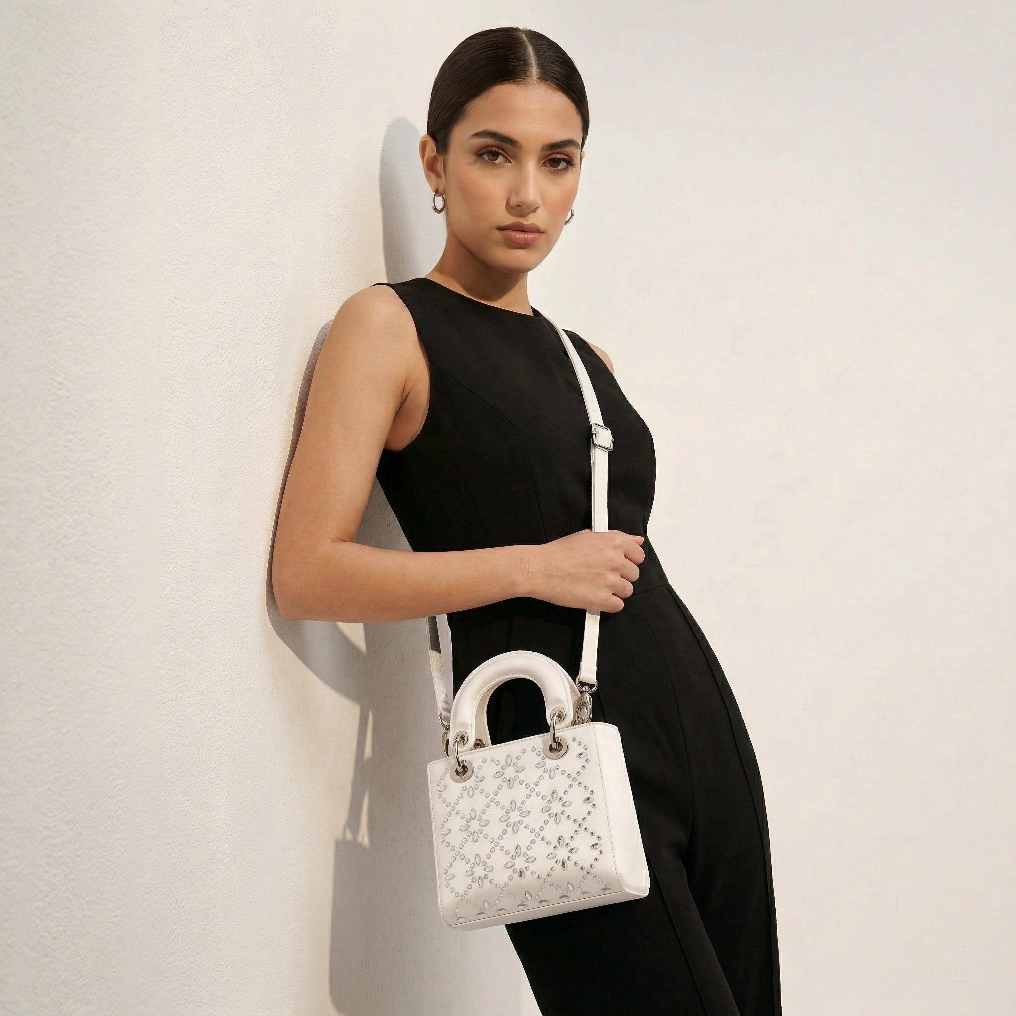 شنطة ساتشيل مزينة بحزام قابل للفصل من فلورا بيلا-women-bagsandwallets-handbags-image-2