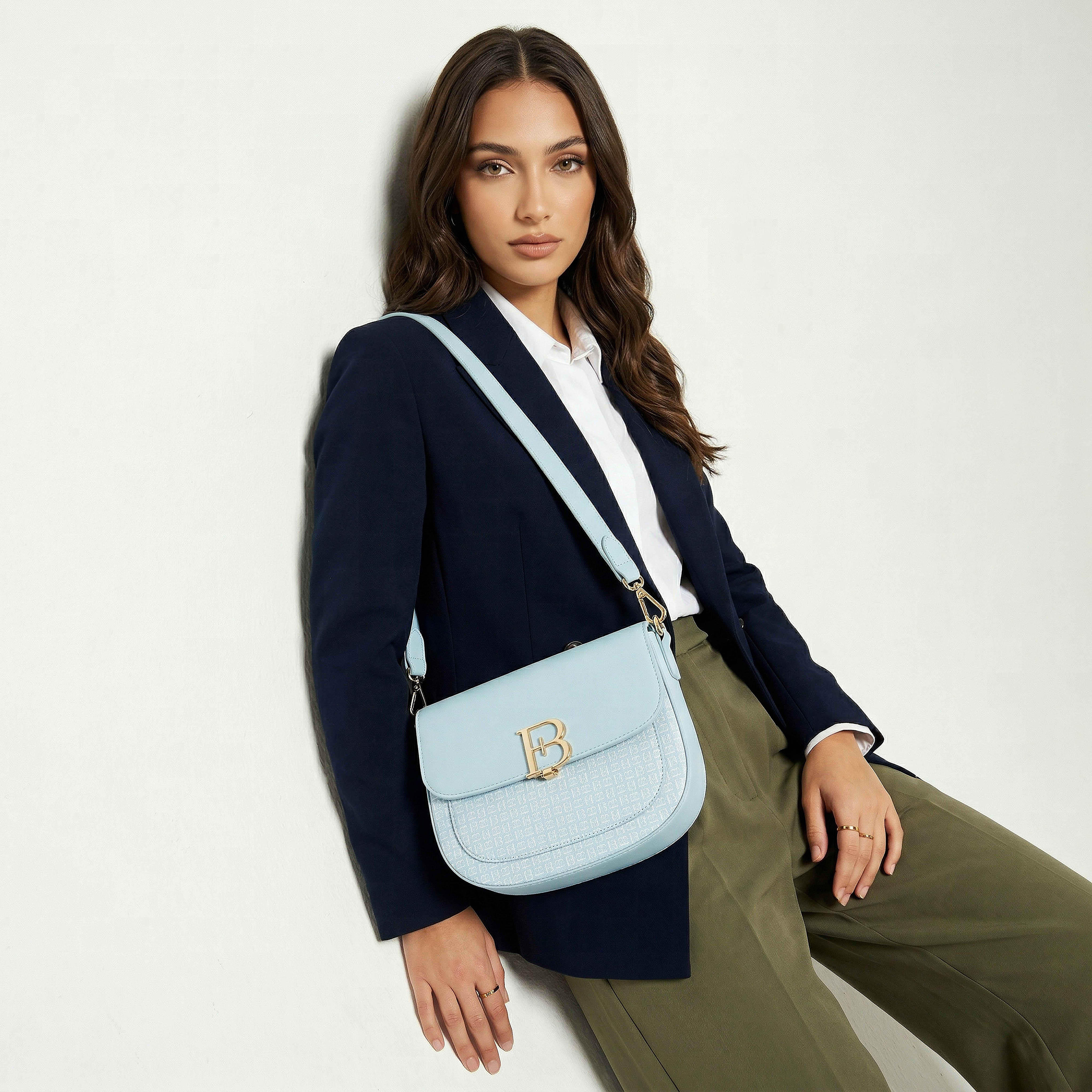 شنطة كتف بطبعات مونوجرام وطية من فلورا بيلا-women-bagsandwallets-handbags-image-1