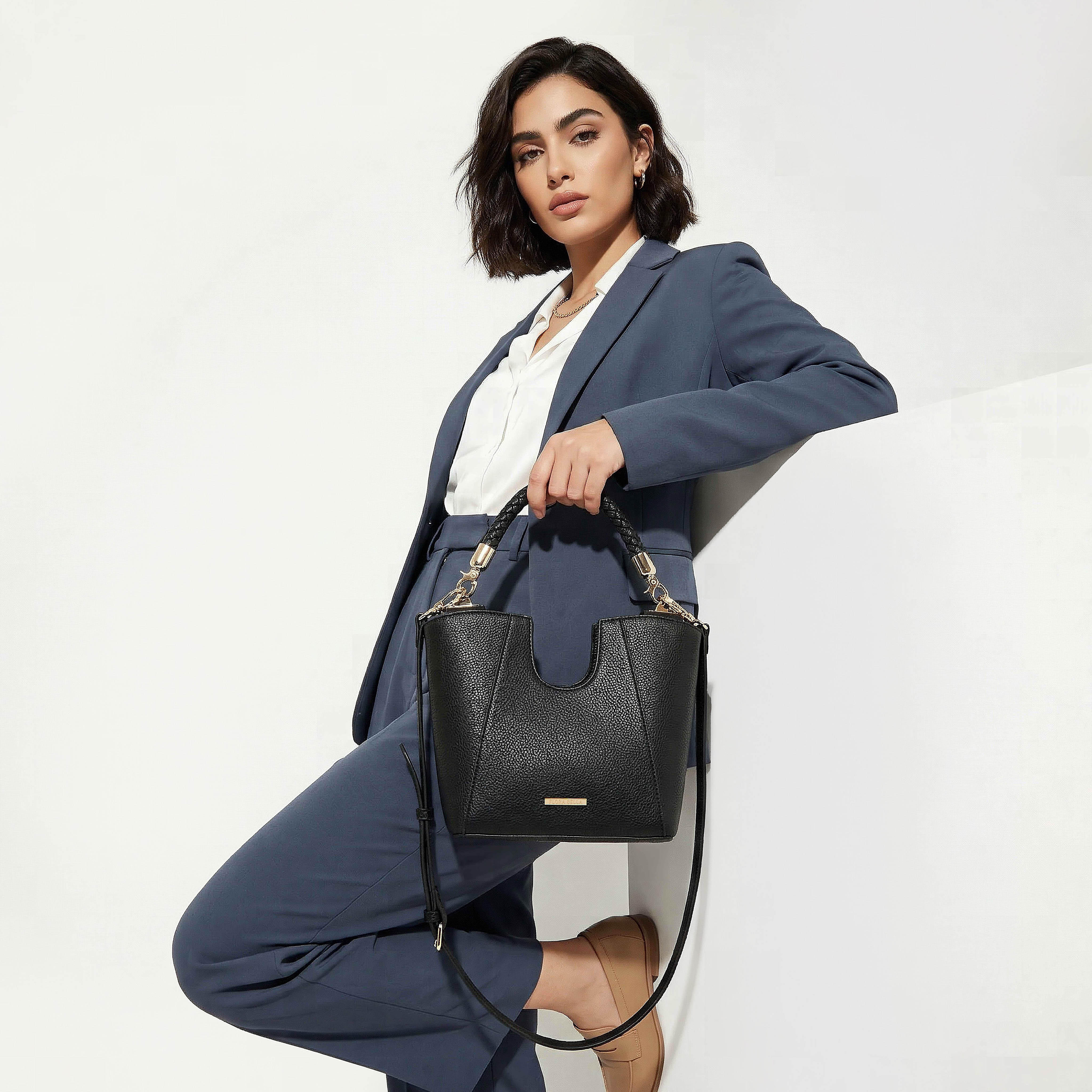 شنطة ساتشيل بارزة الملمس بمقبض مجدول من فلورا بيلا-women-bagsandwallets-handbags-image-2