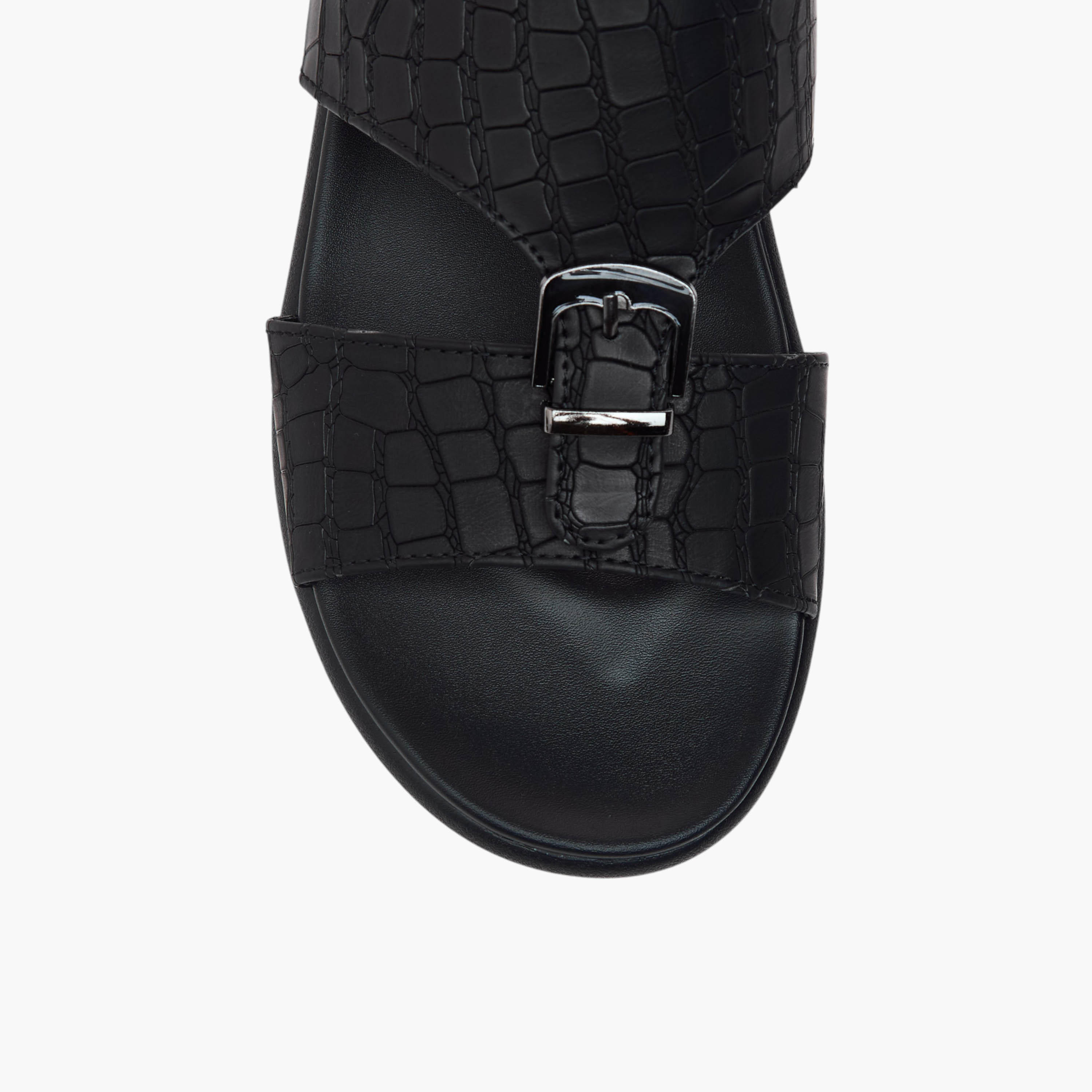 صندل عربي سهل الارتداء بزينة إبزيم من أل بي أل من شو إكسبريس-men-shoes-sandals-image-3