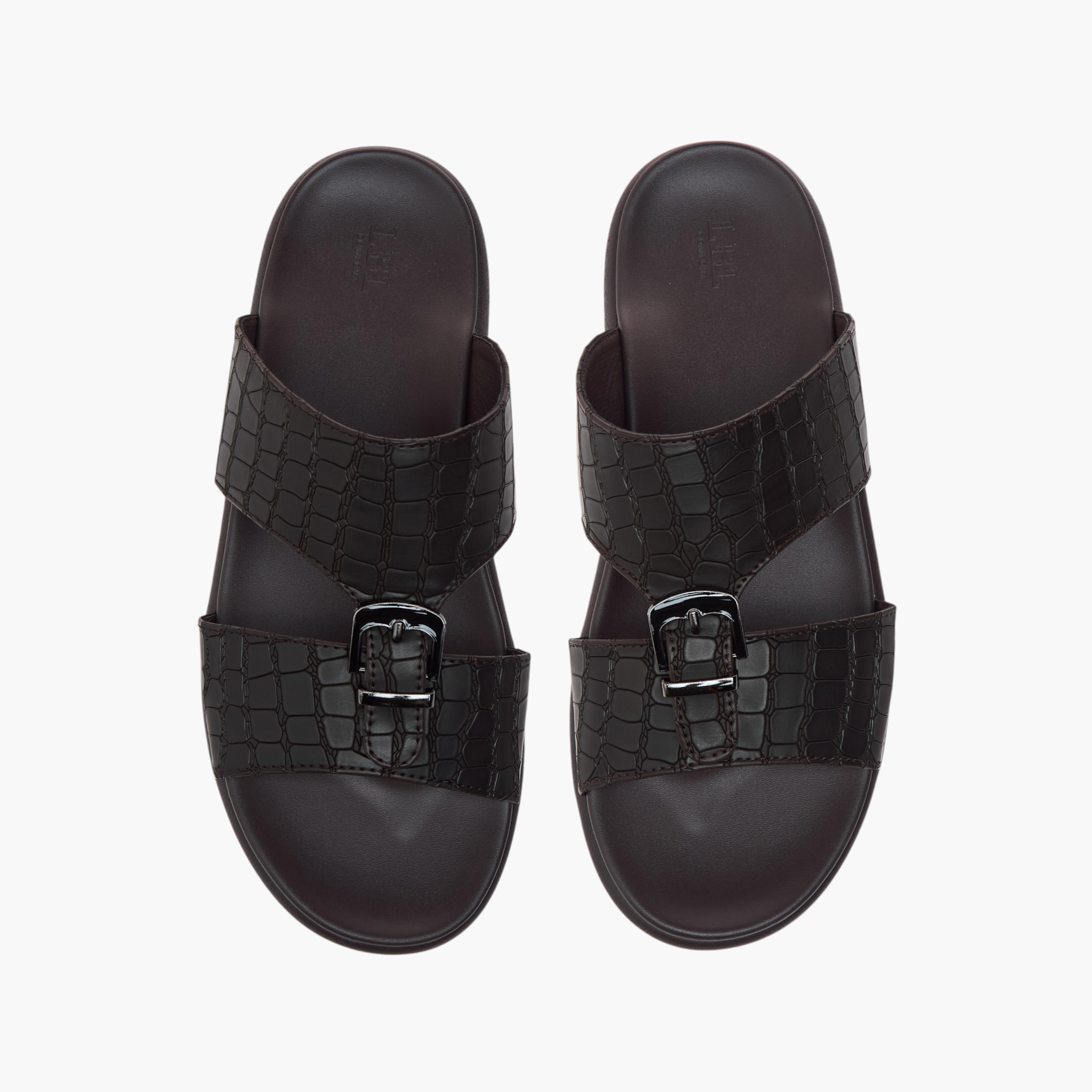 صندل عربي سهل الارتداء بزينة إبزيم من أل بي أل من شو إكسبريس-men-shoes-sandals-image-1