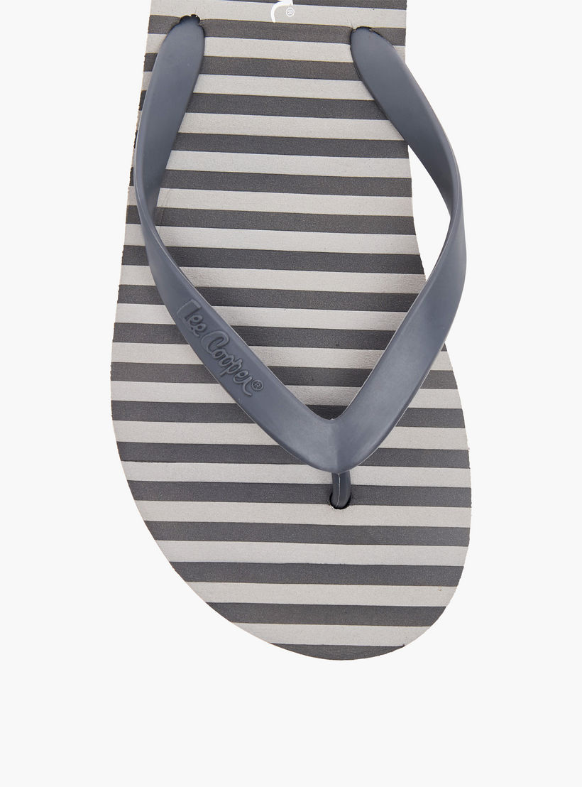 شبشب بإصبع وطبعات للرجال من لي كوبر-men-shoes-flipflopsandslides-image-3