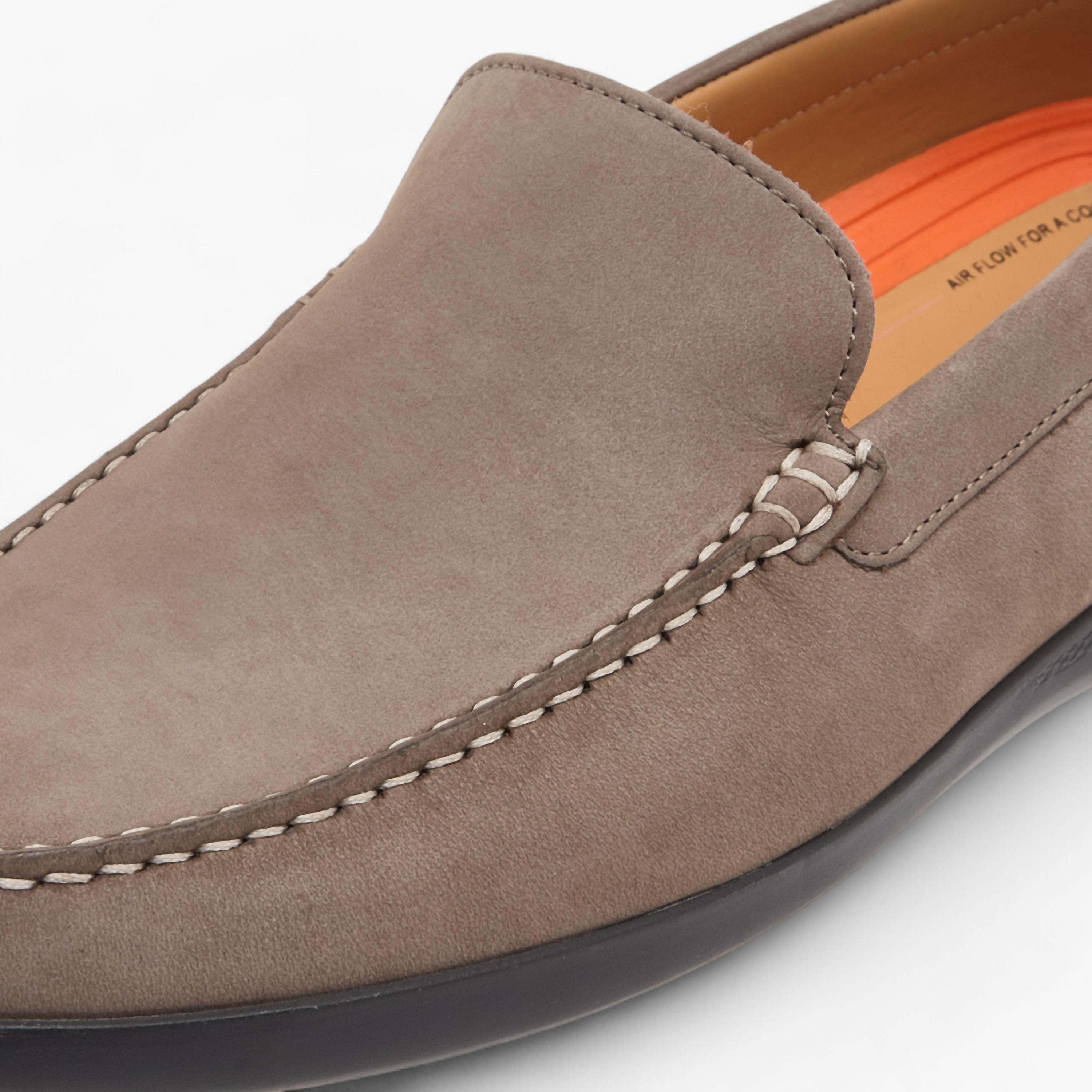 Le Confort Leather Solid Slip-On Comfort Moccasins-men-shoes-loafersandmoccasins-image-4