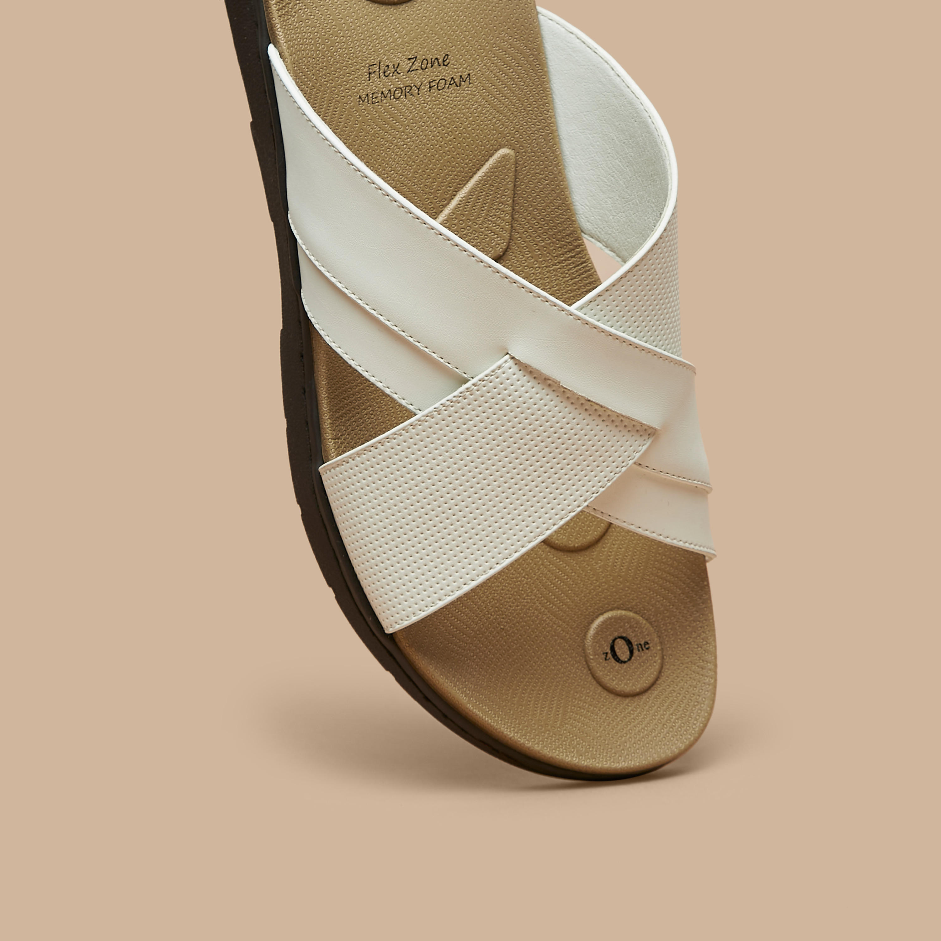 صندل سهل الارتداء بأحزامة متقاطعة من لو كونفورت-men-shoes-sandals-image-4
