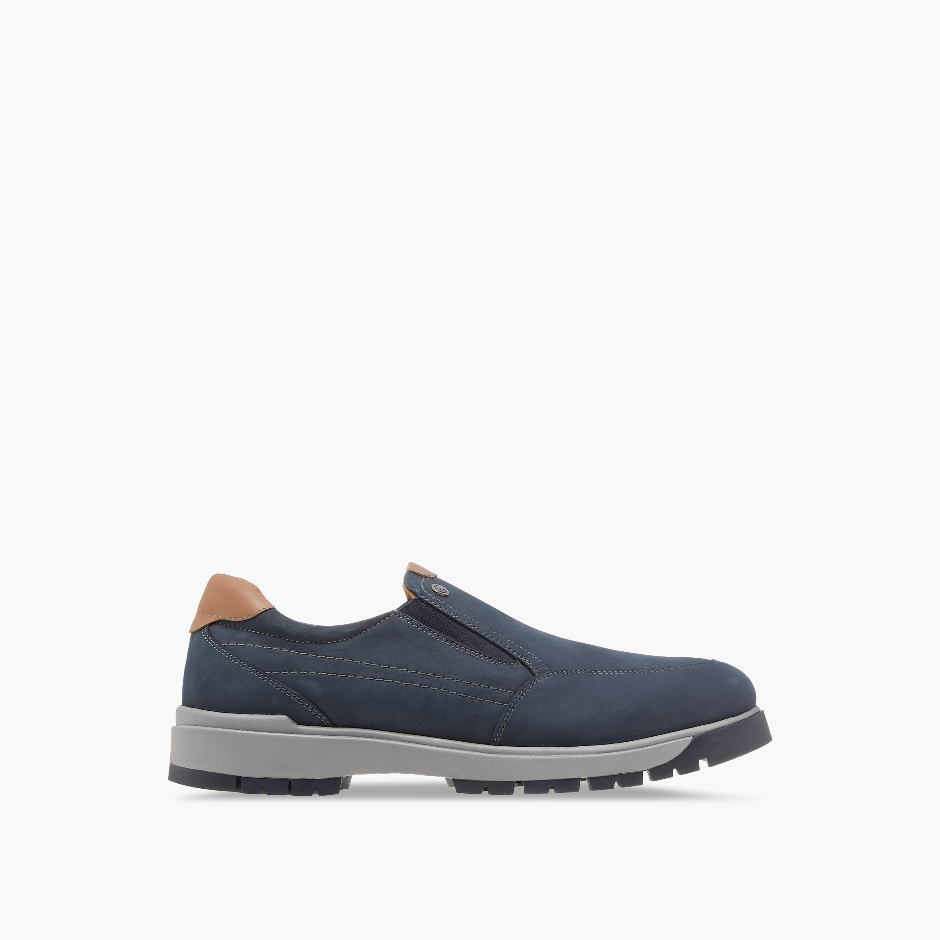 Le Confort Solid Slip-On Loafers-men-shoes-loafersandmoccasins-image-3