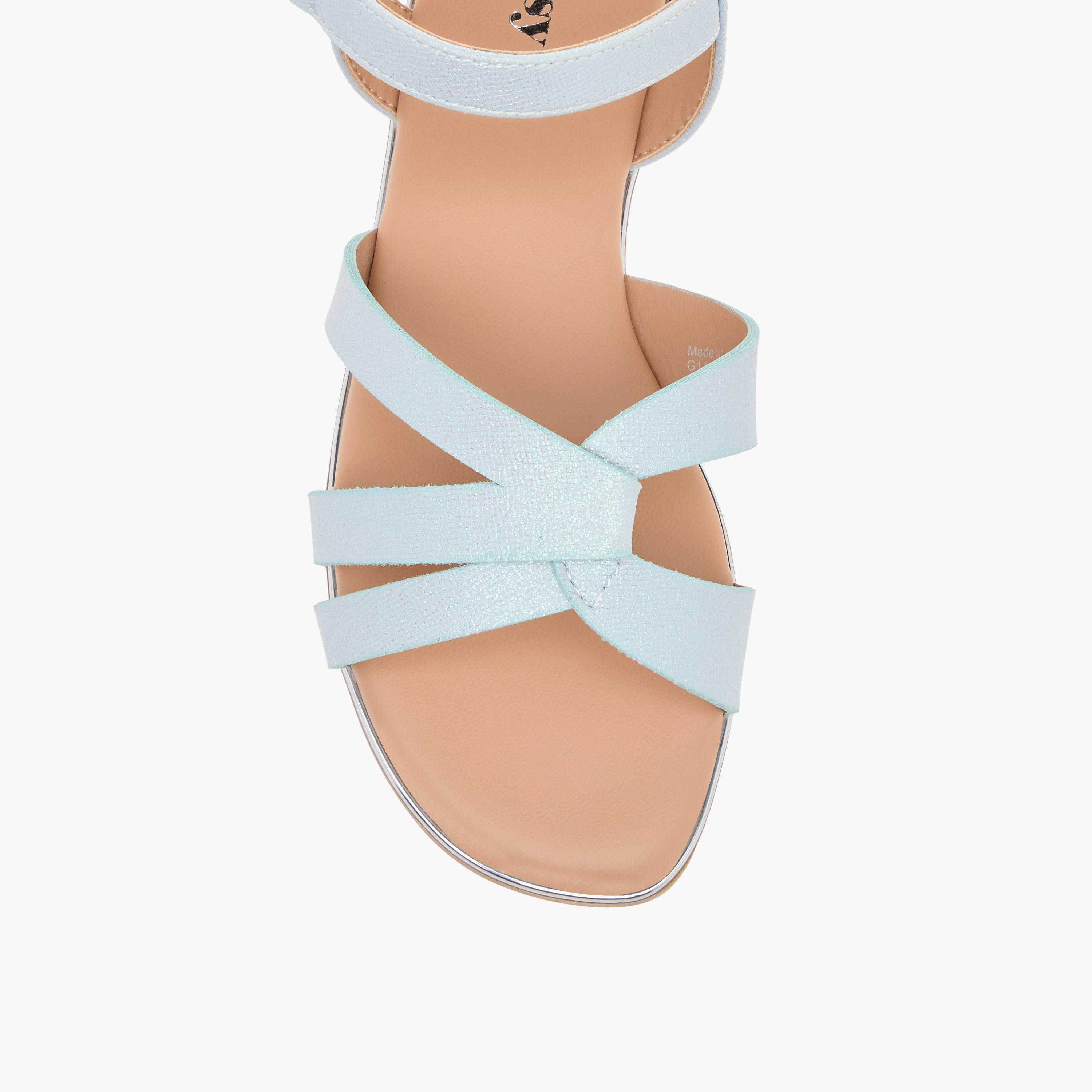 صندل بارز الملمس بحزام متقاطع وشريط إغلاق لاصق من ليتل ميسي-girls-shoes-sandals-image-3
