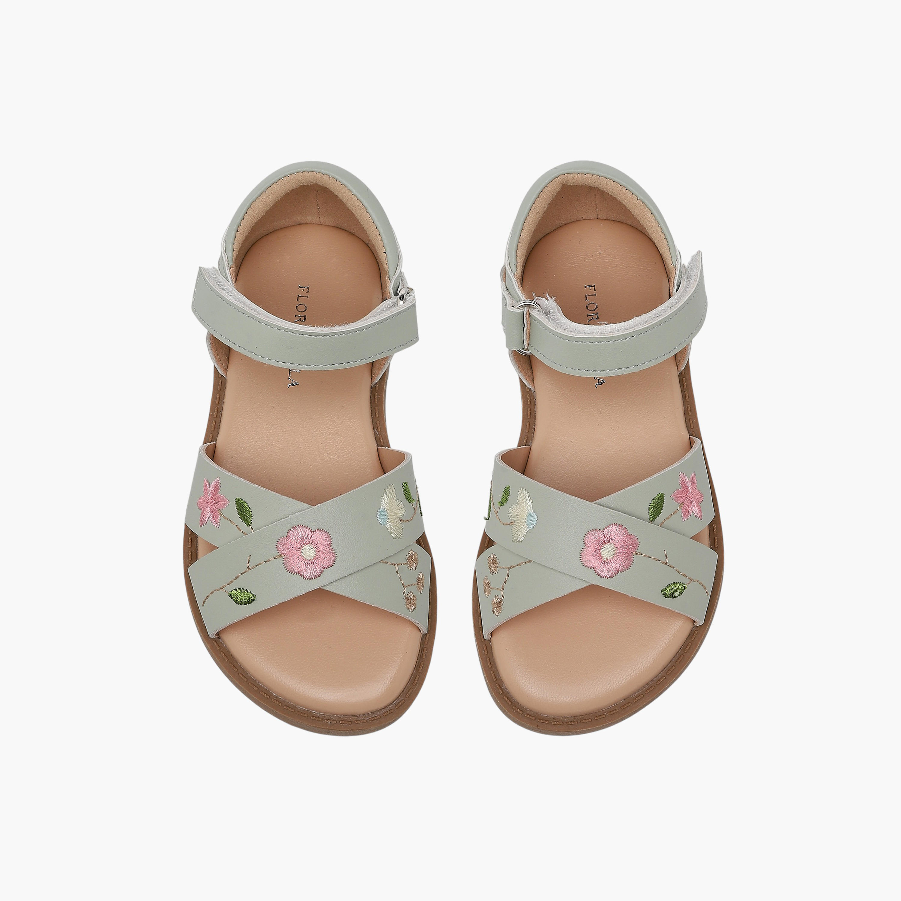 صندل بتطريز أزهار وحزام متقاطع للبنات من فلورا بيلا-girls-shoes-sandals-image-5