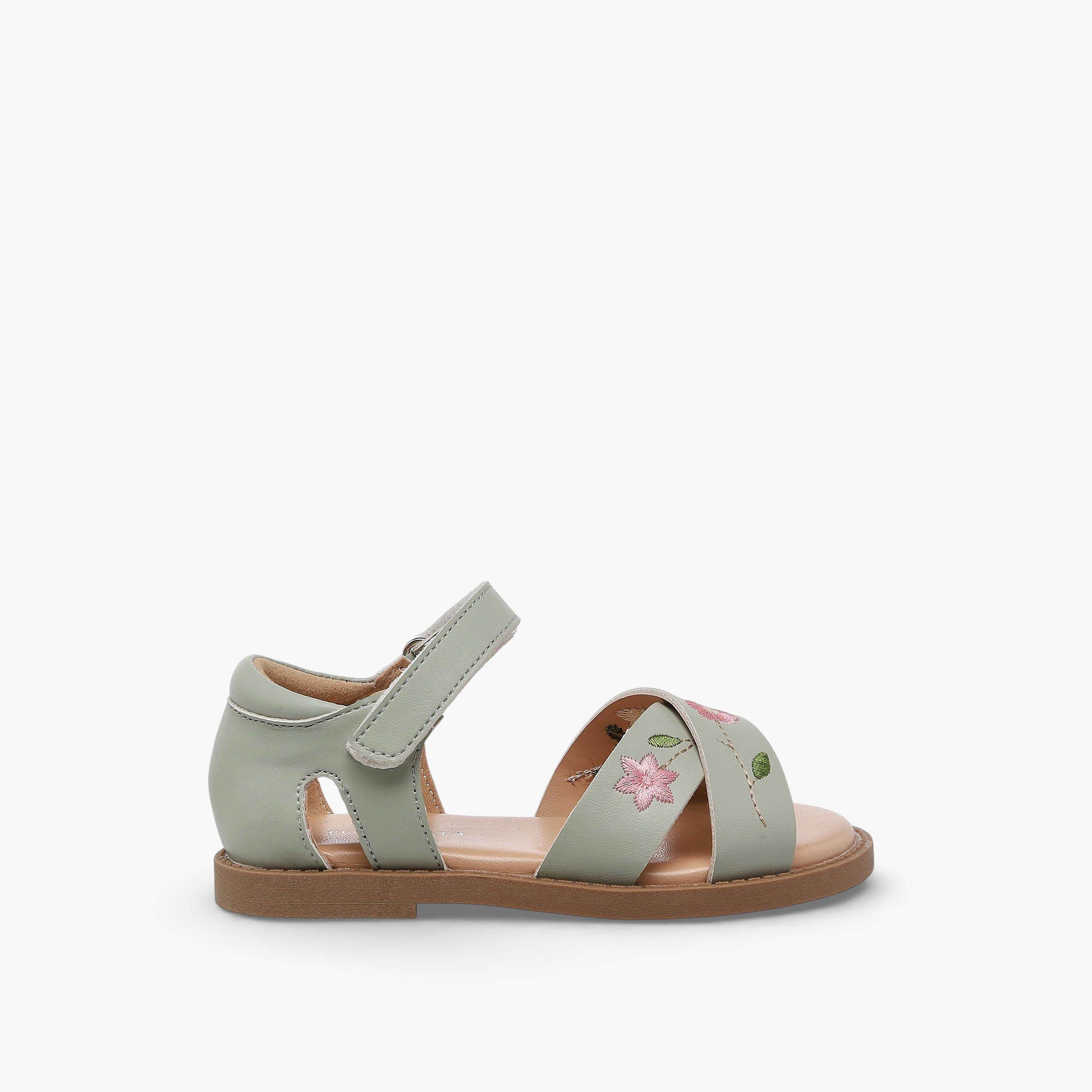 صندل بتطريز أزهار وحزام متقاطع للبنات من فلورا بيلا-girls-shoes-sandals-image-6