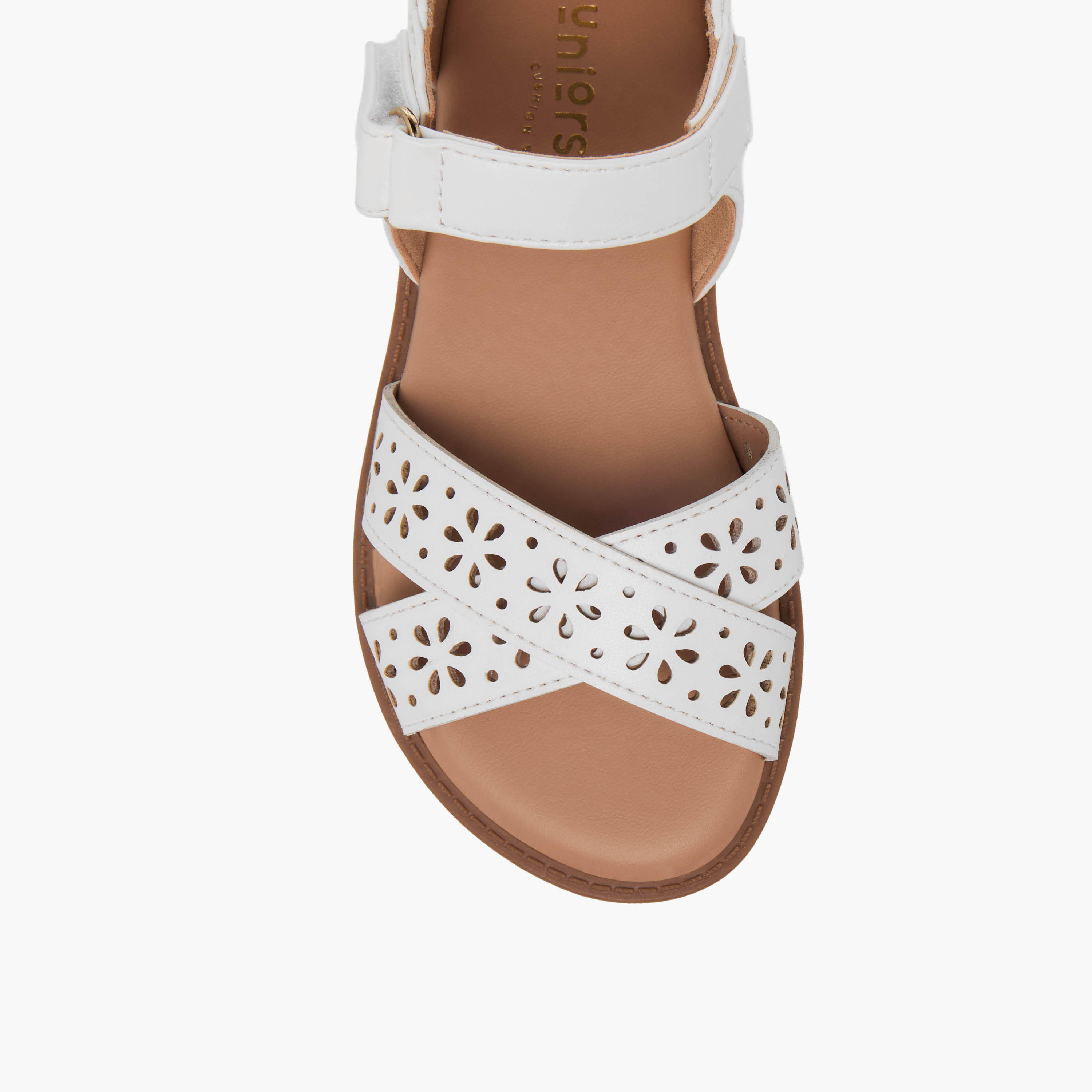 صندل بتفاصيل زهور مفرغة وشريط إغلاق لاصق للبنات من جونيورز-girls-shoes-sandals-image-3