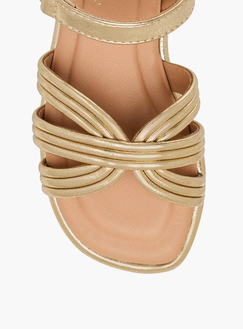 صندل بأحزمة وشريط إغلاق لاصق للبنات من جونيورز-girls-shoes-sandals-image-3