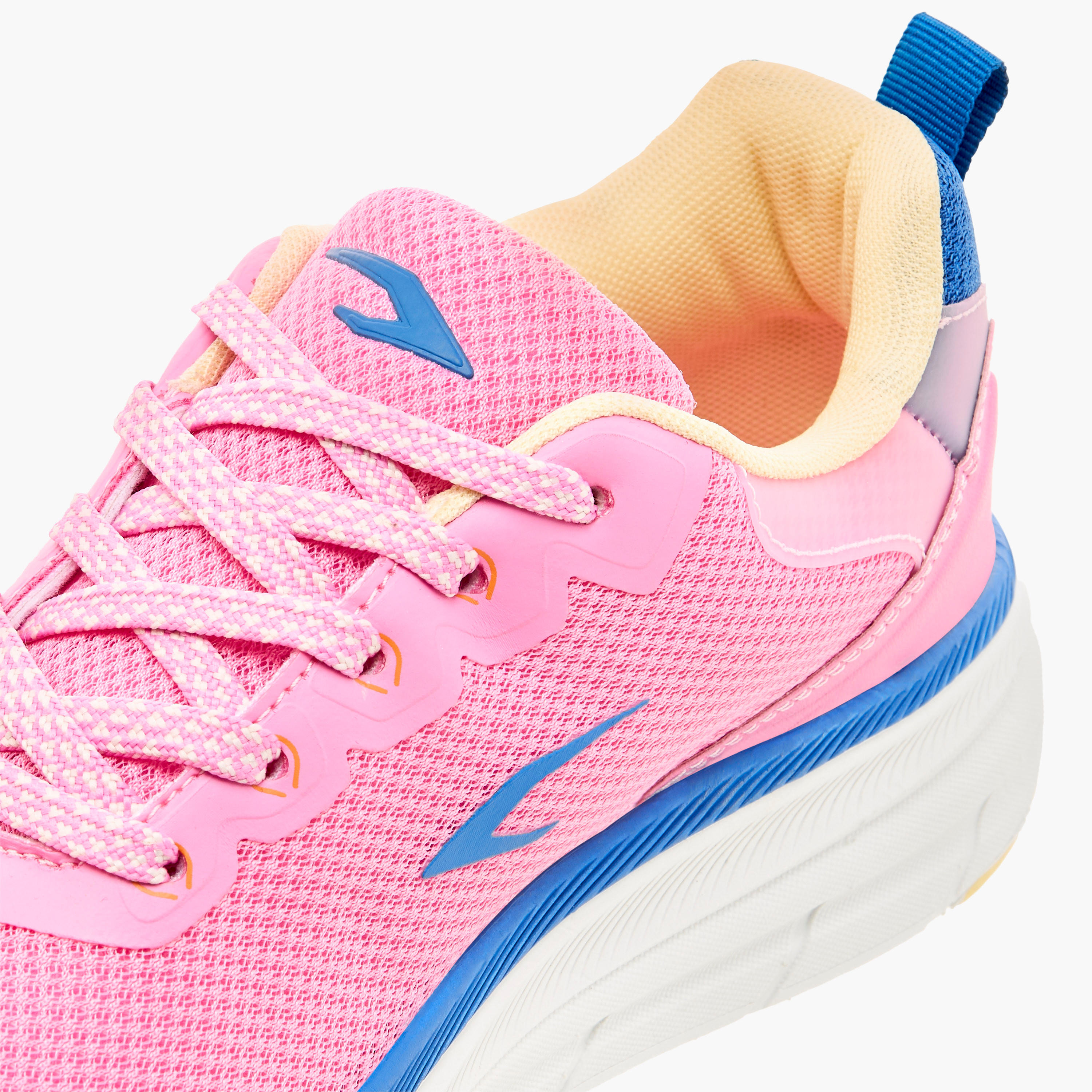 حذاء رياضي بقوالب ملونة ورباط إغلاق من داش-women-shoes-sneakers-image-9