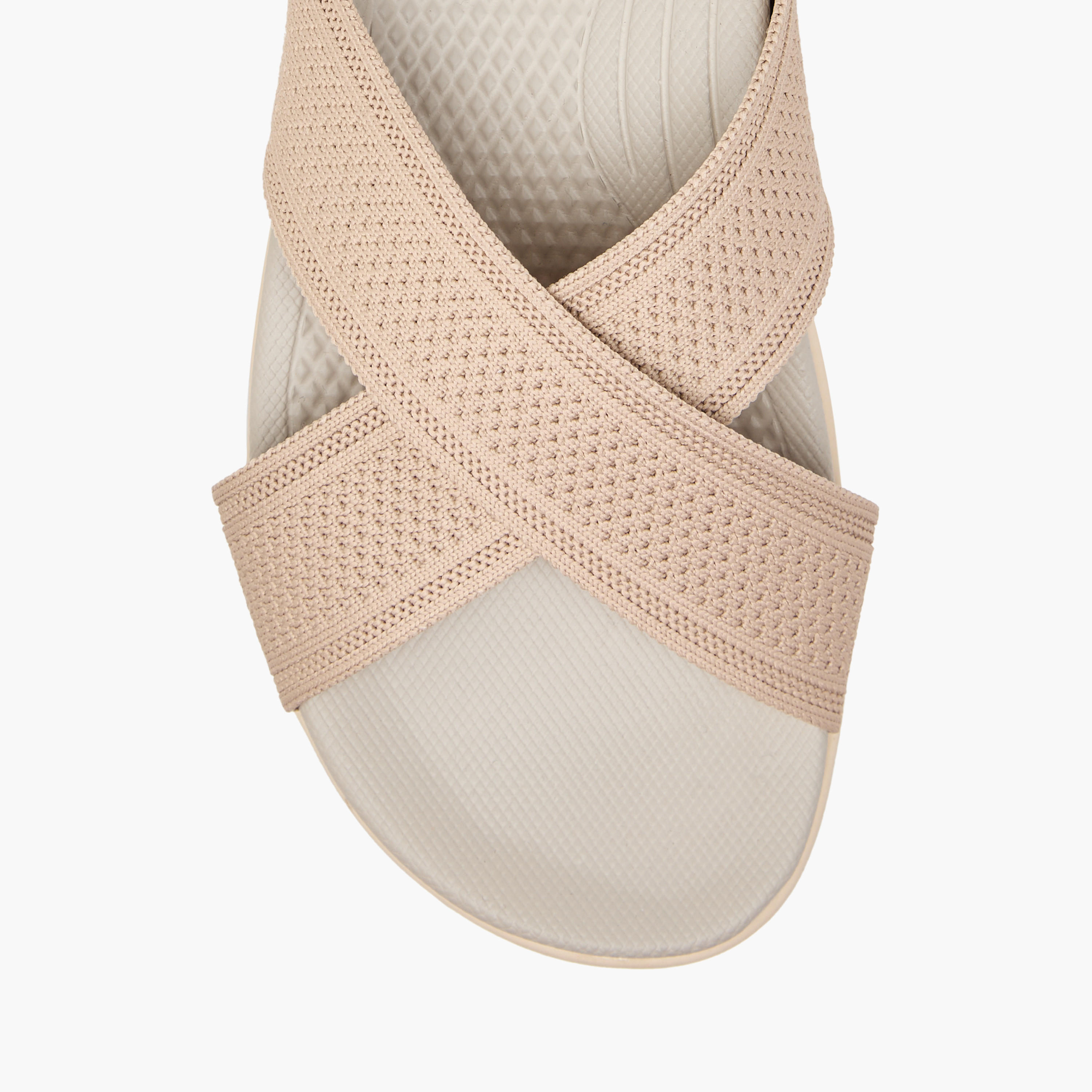 صندل مريح سهل الارتداء بحزام متقاطع بارز الملمس من لو كونفورت-women-shoes-flats-sandals-image-3