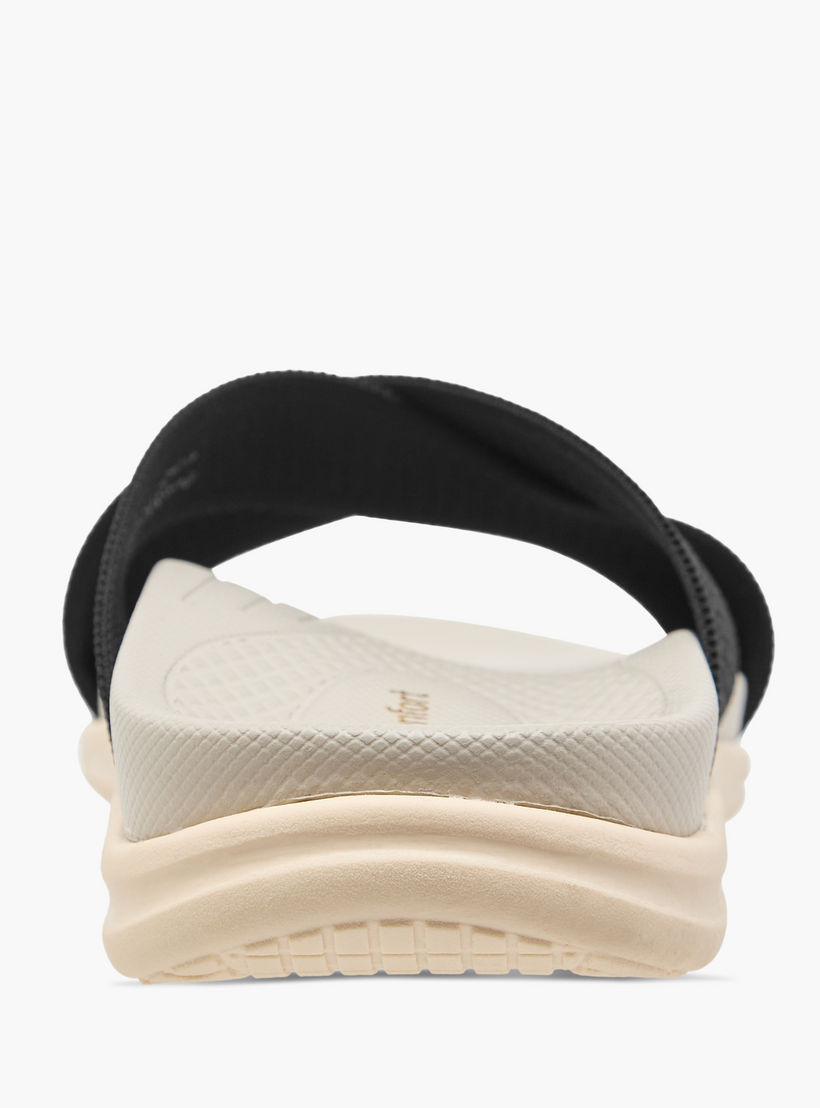 صندل مريح سهل الارتداء بحزام متقاطع بارز الملمس من لو كونفورت-women-shoes-flats-sandals-image-4