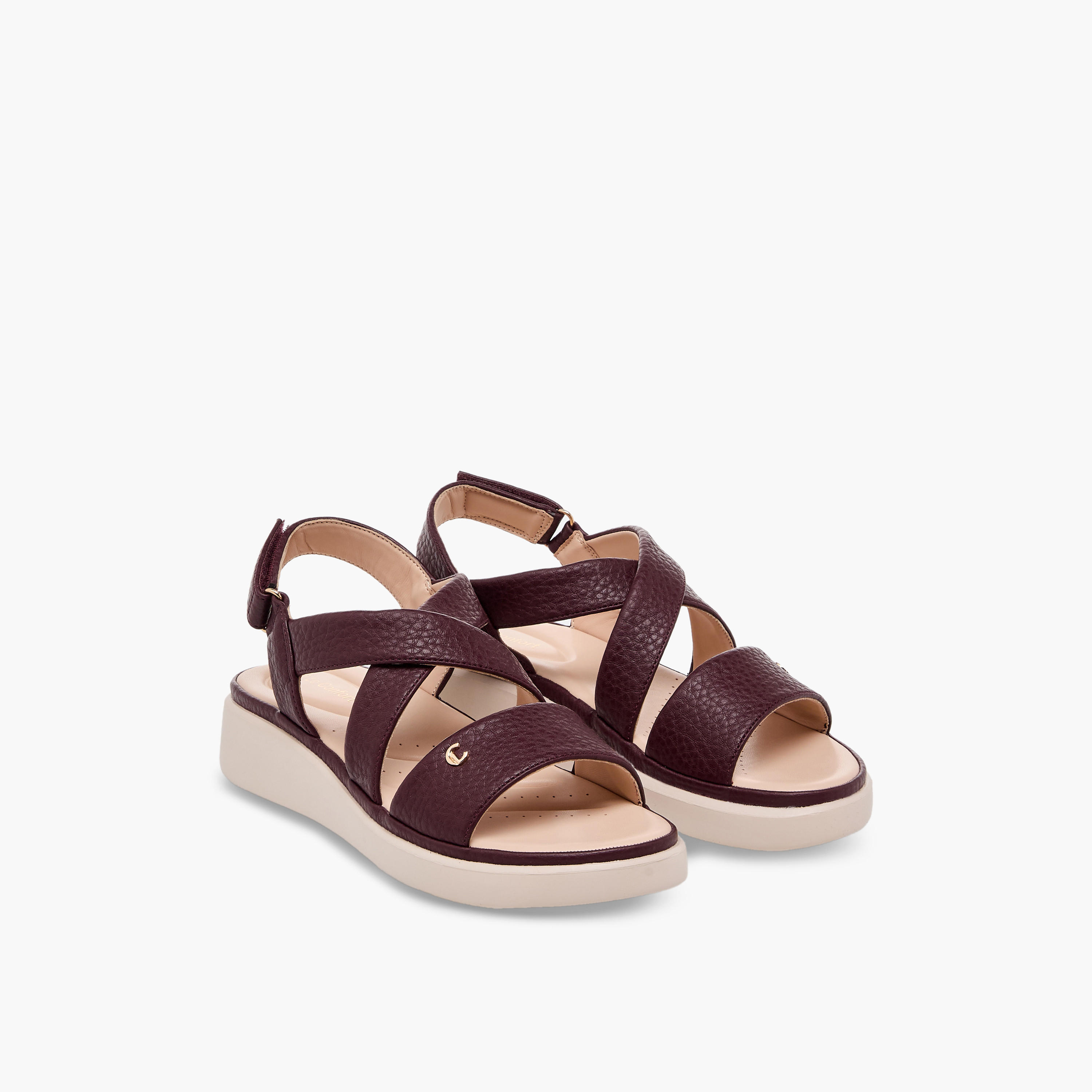 صندل بارز الملمس بأحزمة متقاطعة للنساء من لو كونفورت-women-shoes-sandals-heeled-image-1