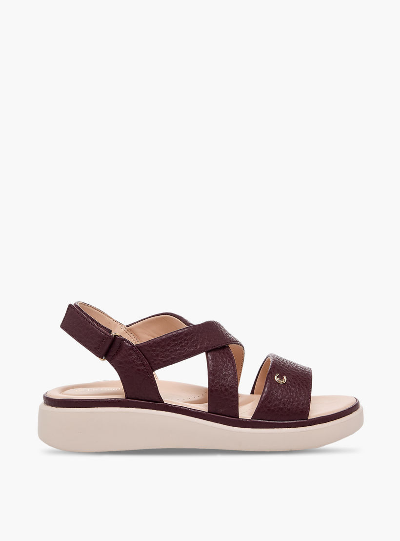 صندل بارز الملمس بأحزمة متقاطعة للنساء من لو كونفورت-women-shoes-sandals-heeled-image-3