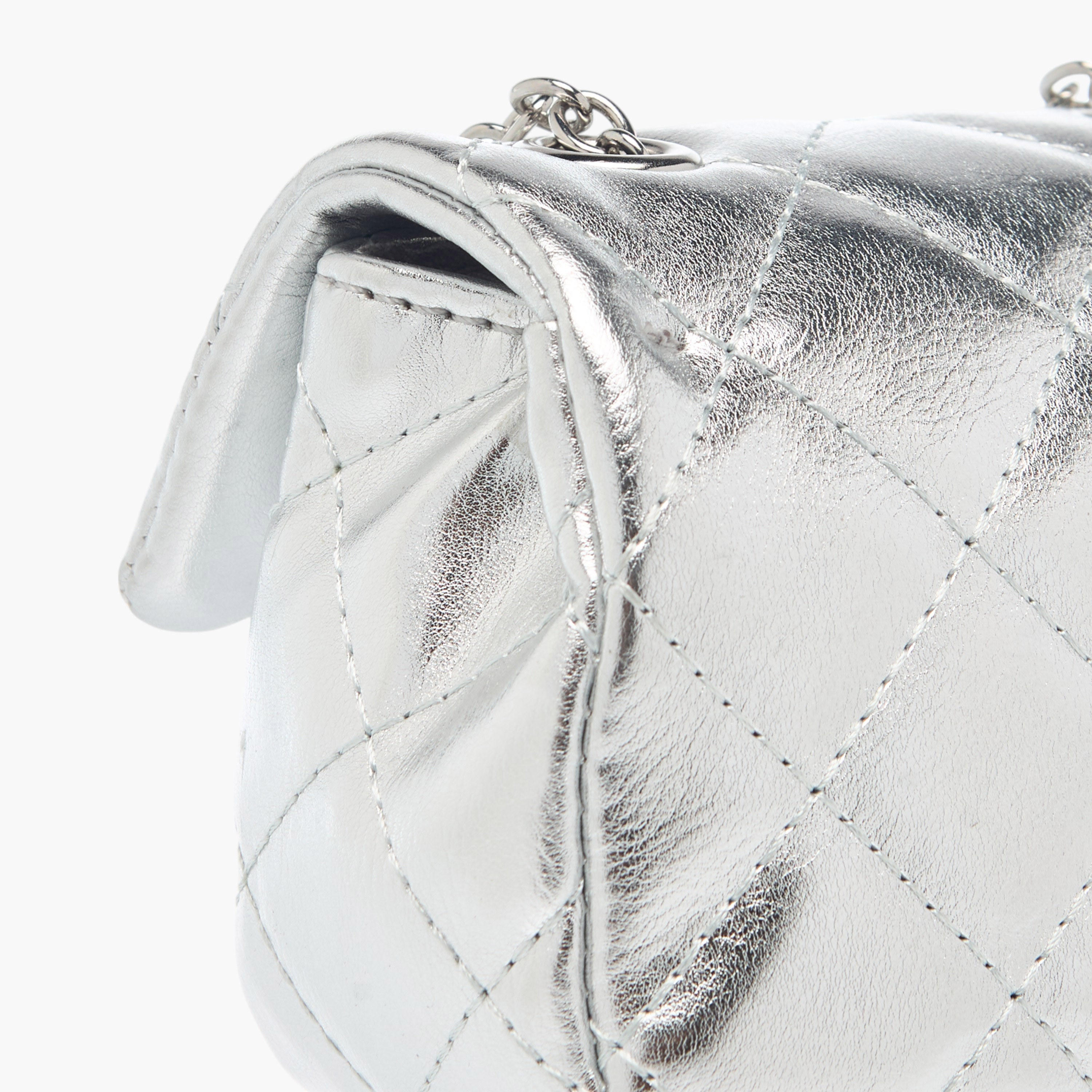 شنطة كروس بودي مبطنة بحزام سلسلة وزر إغلاق من فلورا بيلا-girls-accessories-bags-image-5