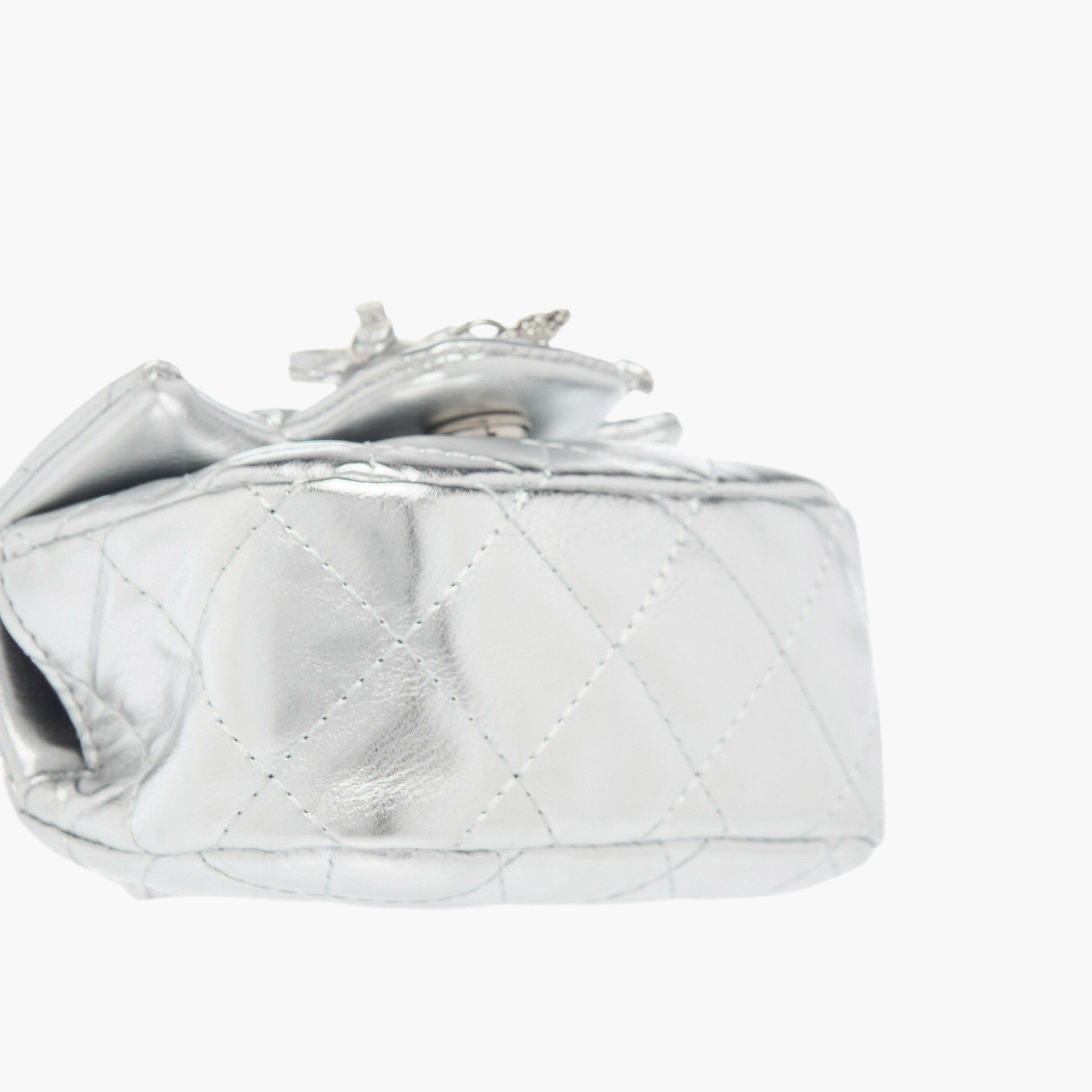 شنطة كروس بودي مبطنة بحزام سلسلة وزر إغلاق من فلورا بيلا-girls-accessories-bags-image-6