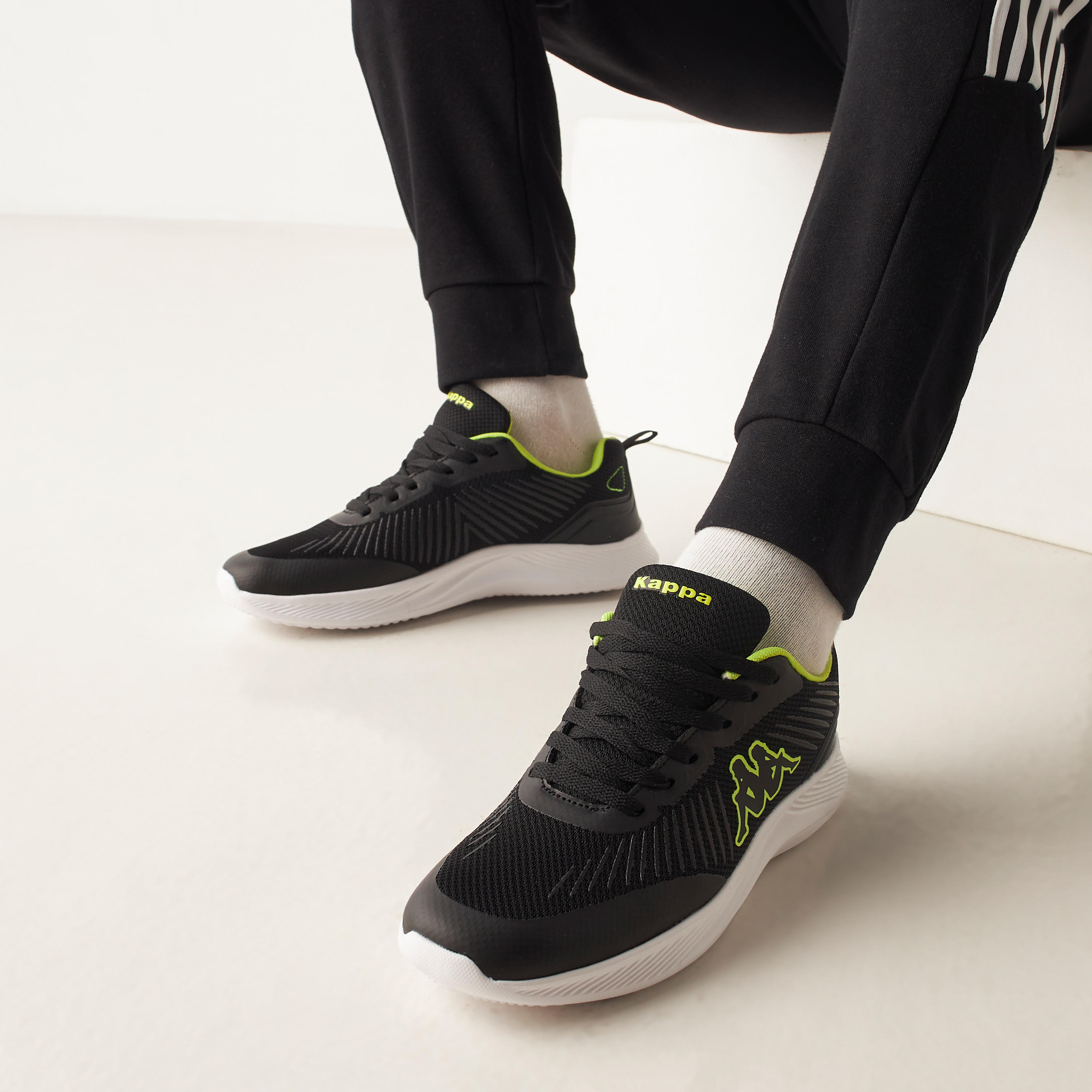حذاء رياضي للرجال برباط وبطانة من كابا-sports-men-shoes-image-2