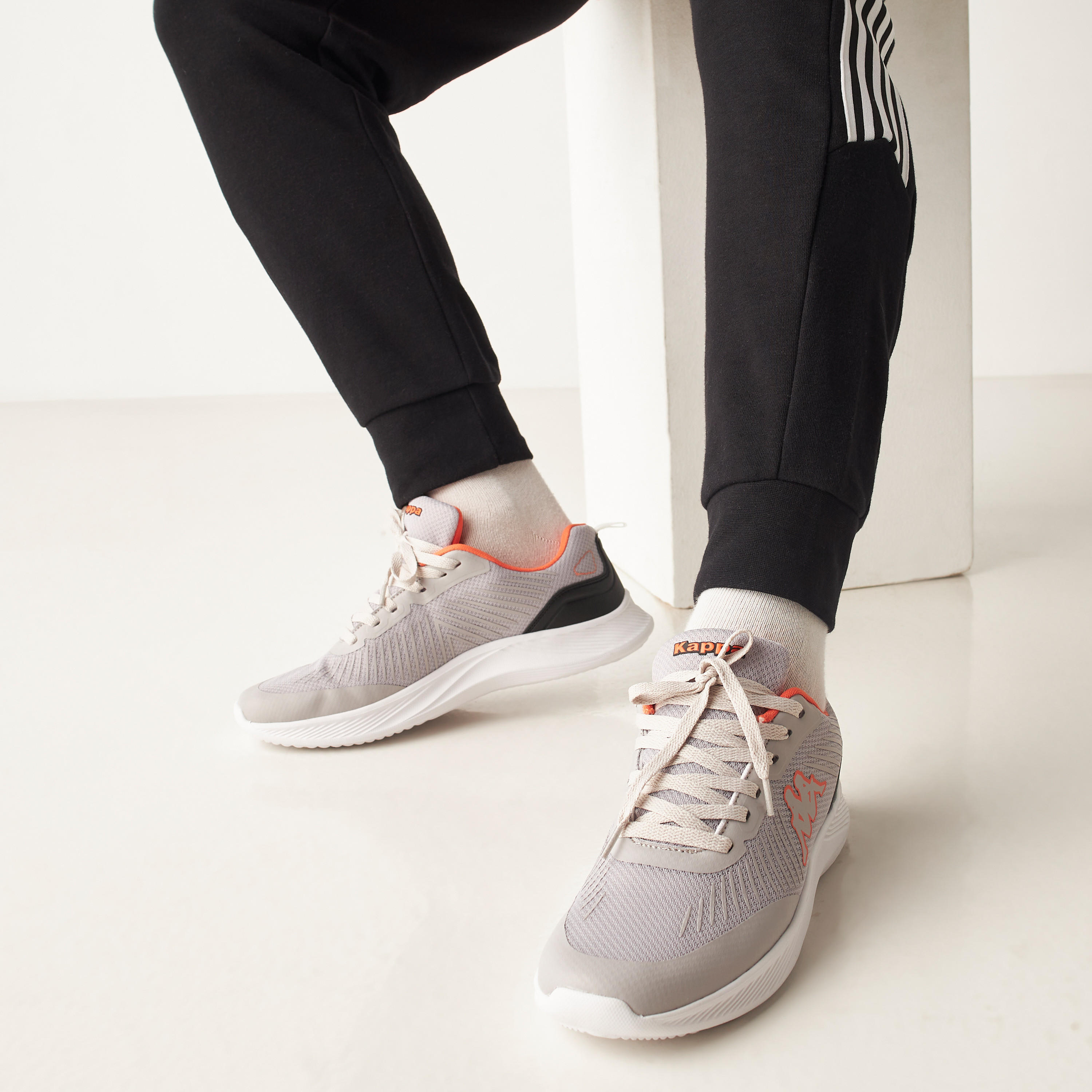 حذاء رياضي للرجال برباط وبطانة من كابا-sports-men-shoes-image-2