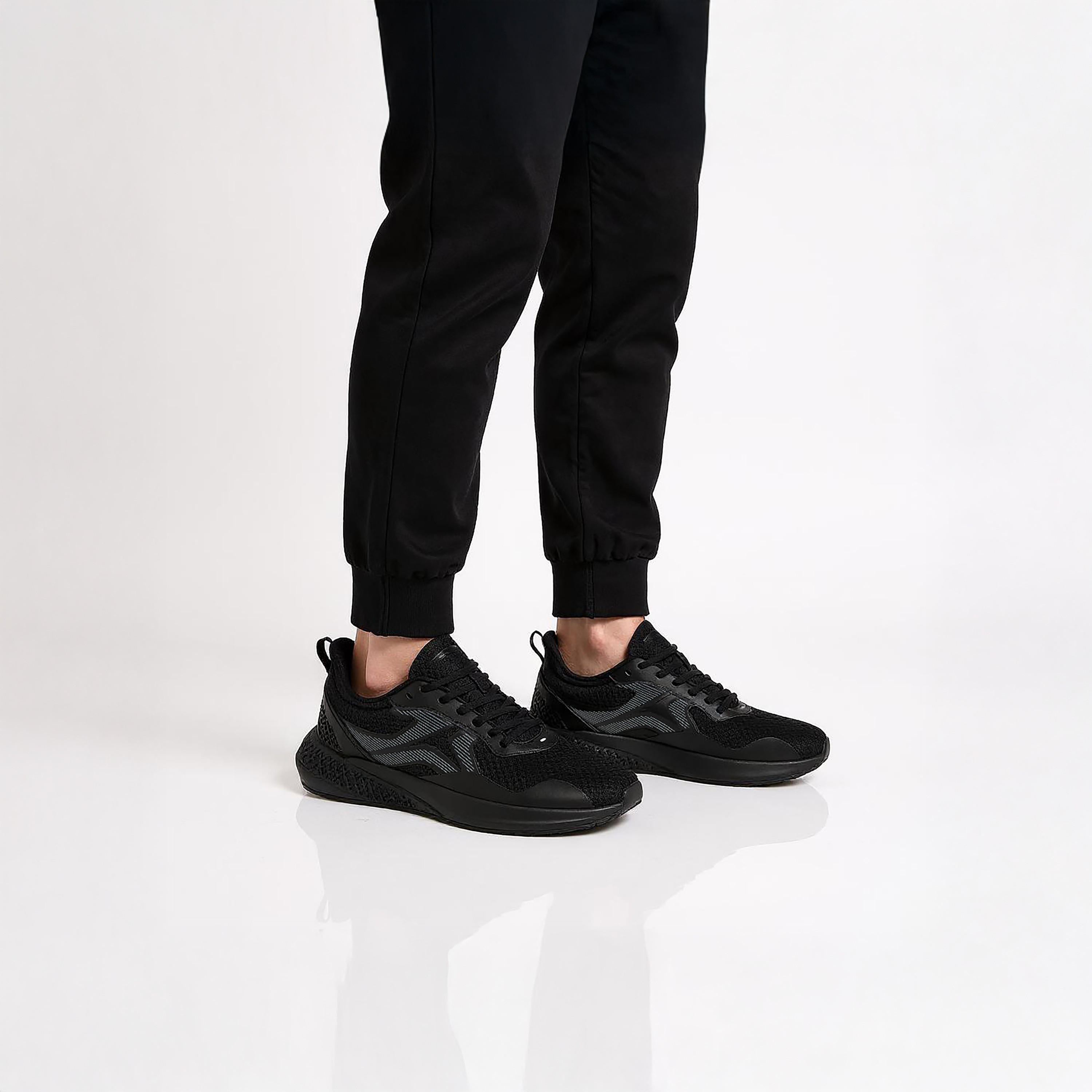 حذاء رياضي بألواح ورباط إغلاق من داش-sports-men-shoes-image-3