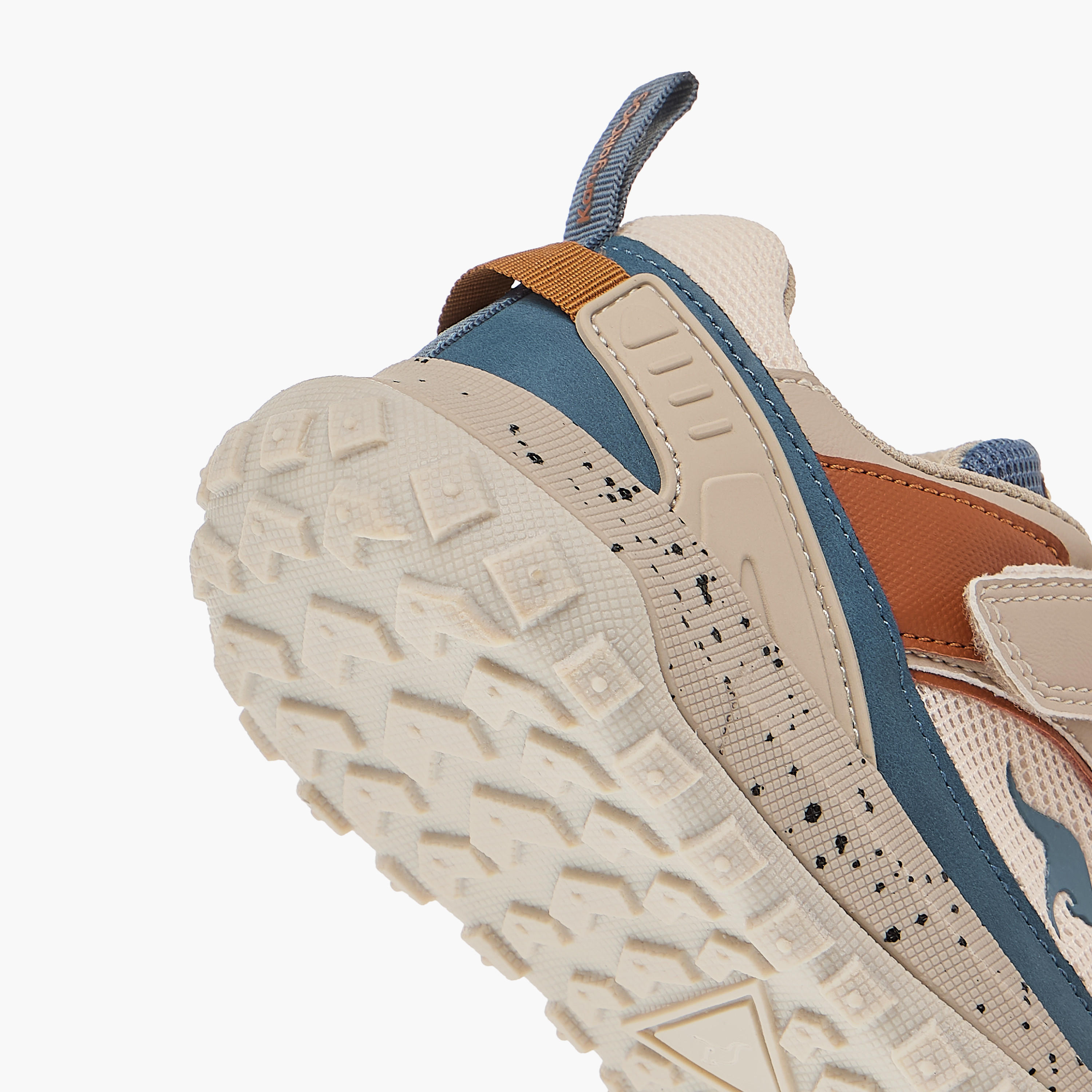 KangaROOS Kids' Logo Detail Sports Shoes with Hook and Loop Closure-boys-shoes-sneakers-image-5