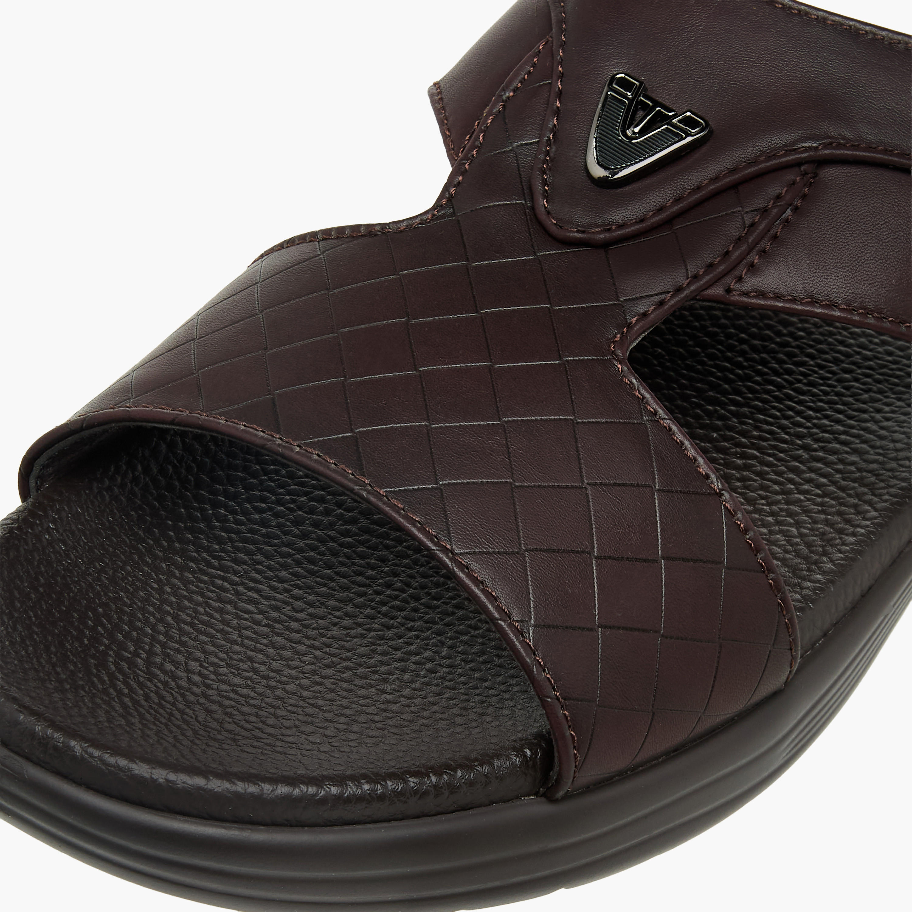 صندل سهل الارتداء للرجال من أل بي أل من شو إكسبريس-men-shoes-sandals-image-4