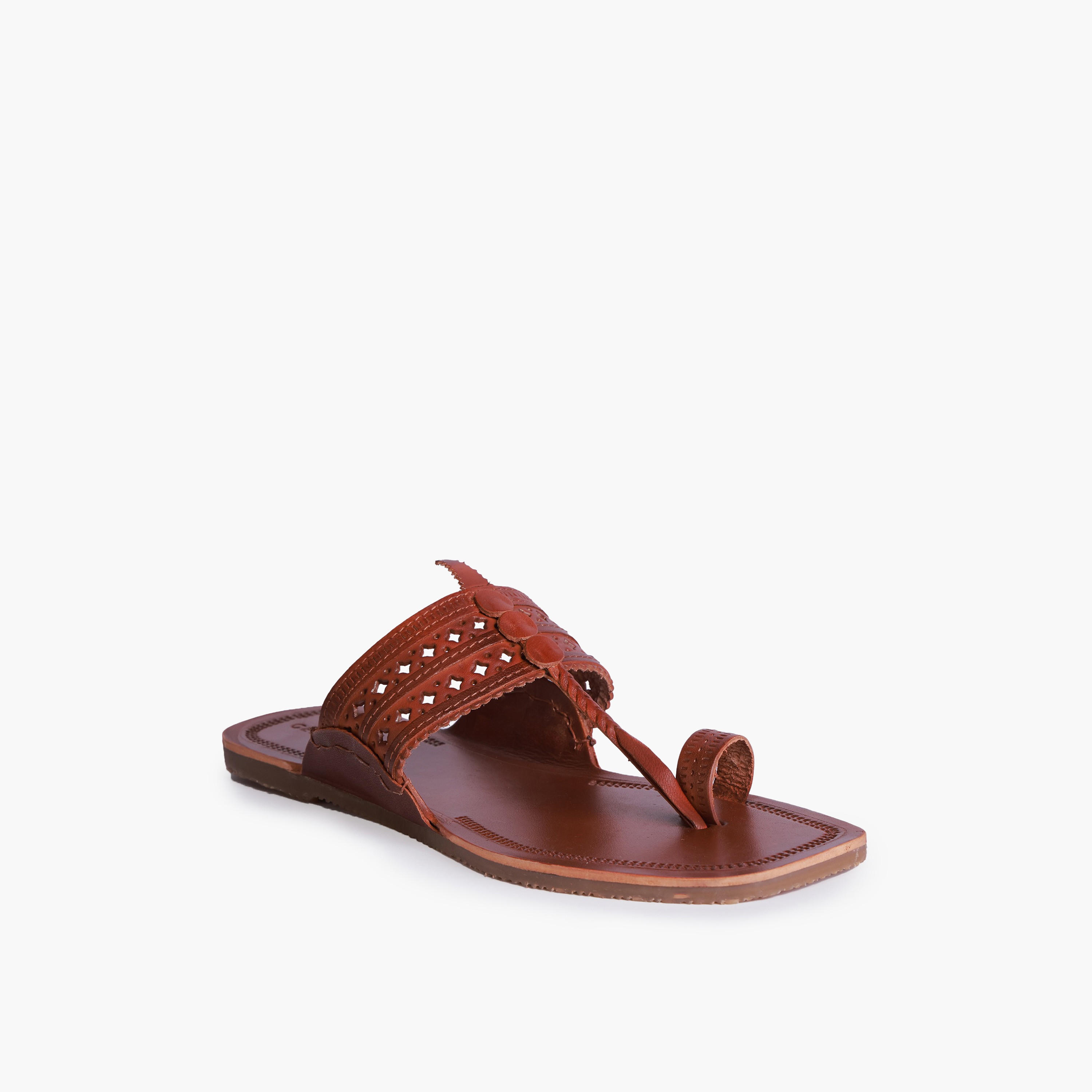 صندل جلد بتفاصيل مثقبة للنساء من سيليست-women-shoes-flats-sandals-image-2