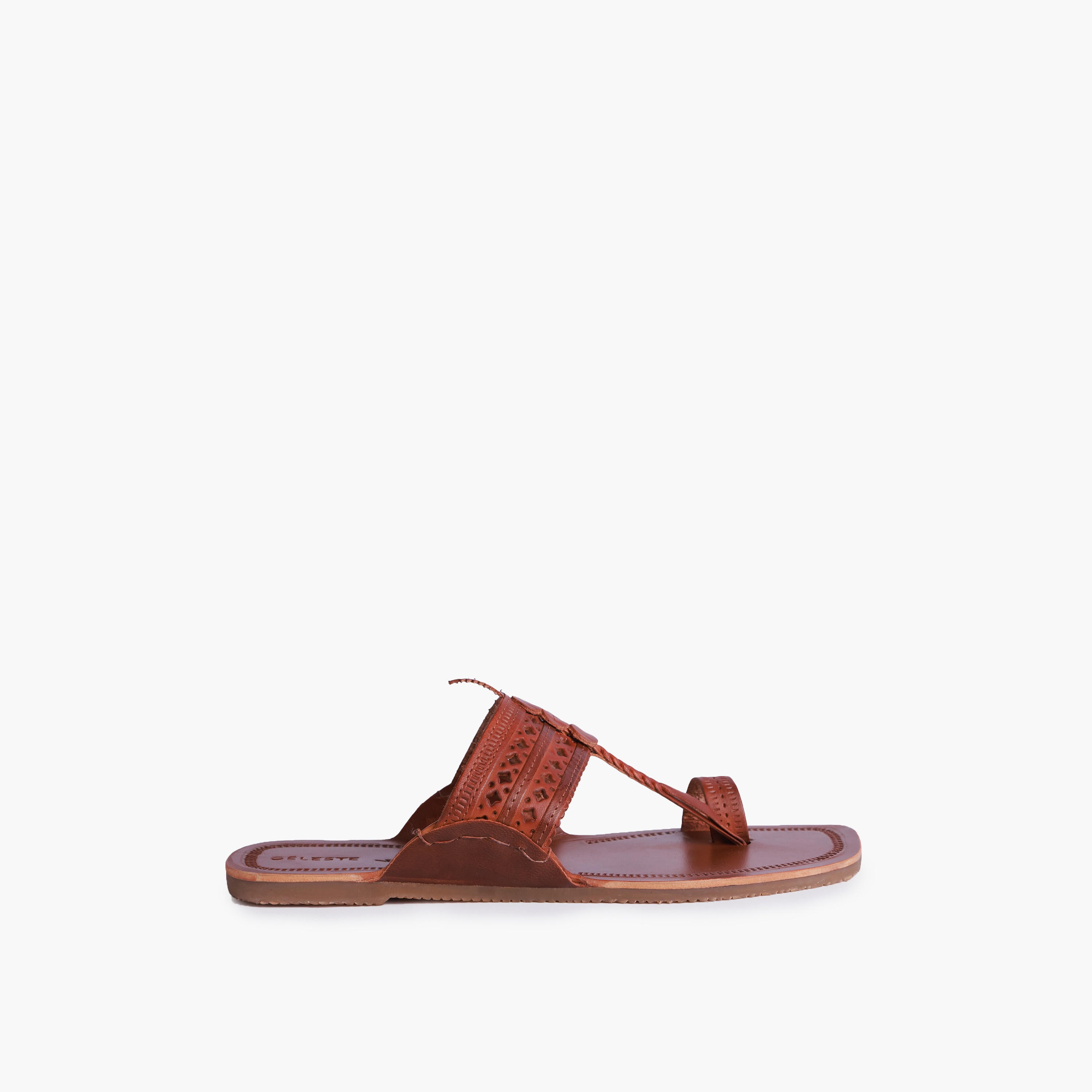 صندل جلد بتفاصيل مثقبة للنساء من سيليست-women-shoes-flats-sandals-image-3