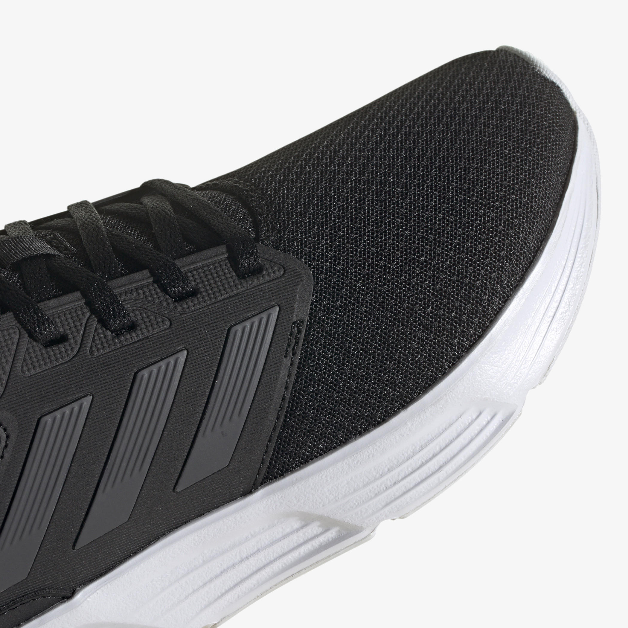 حذاء رياضي للرجال برباط إغلاق ونقوش شعار من أديداس - GALAXY 6 OM-sports-men-shoes-image-7
