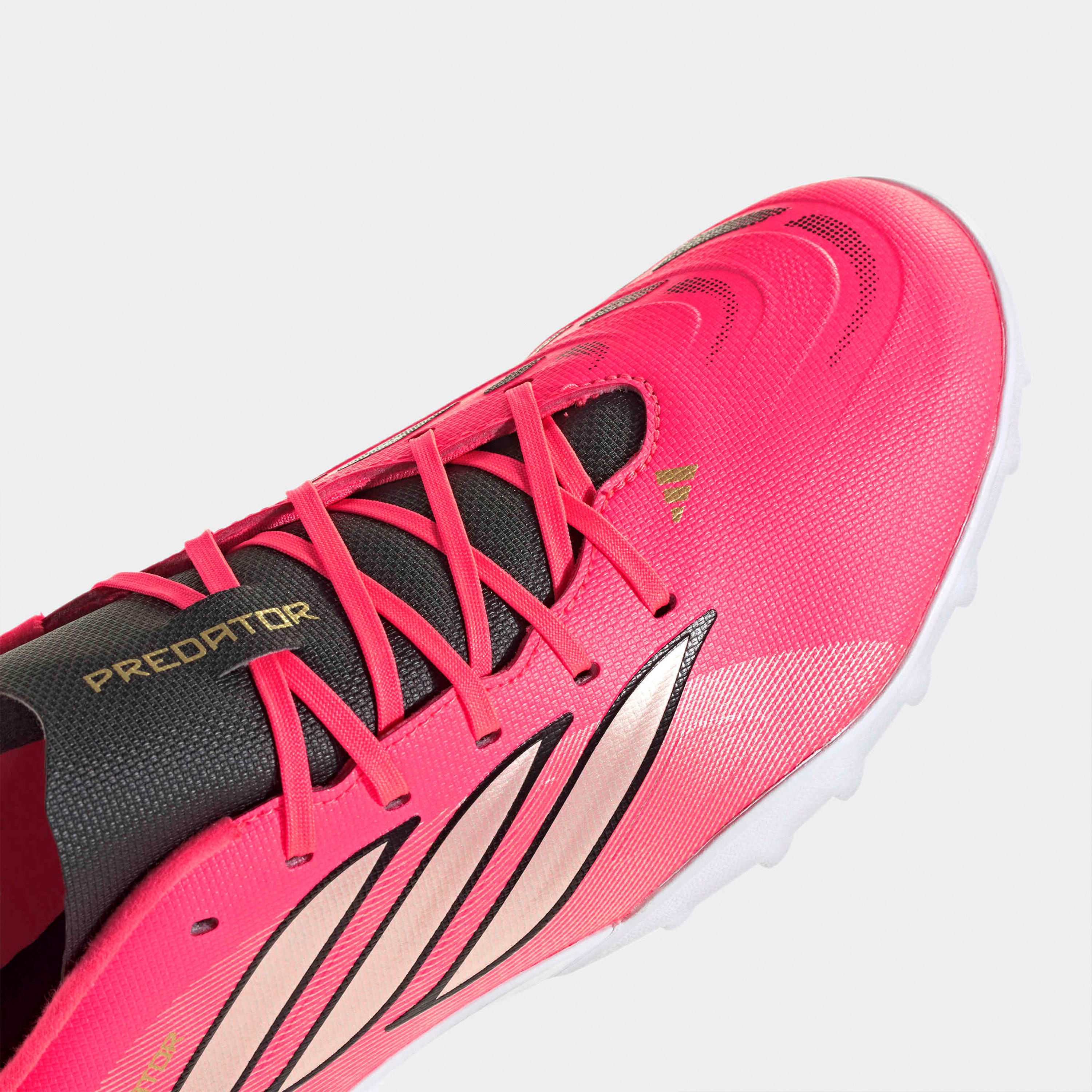 حذاء كرة قدم رجالي TF بأربطة من أديداس - بريديتور كلوب-sports-men-shoes-image-6