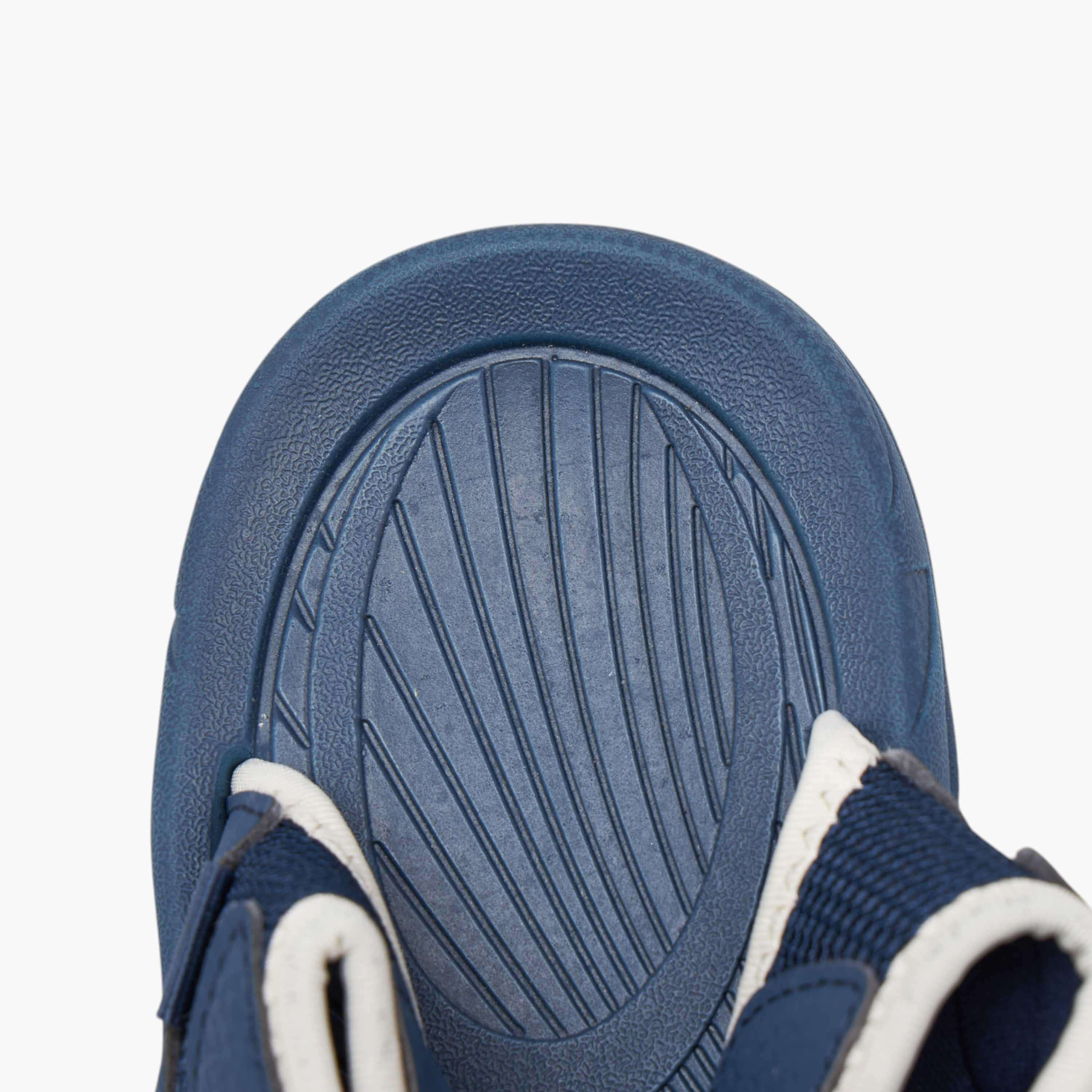 صندل مسطح بارز الملمس بشريط إغلاق للأولاد من كابا-boys-shoes-sandals-image-5