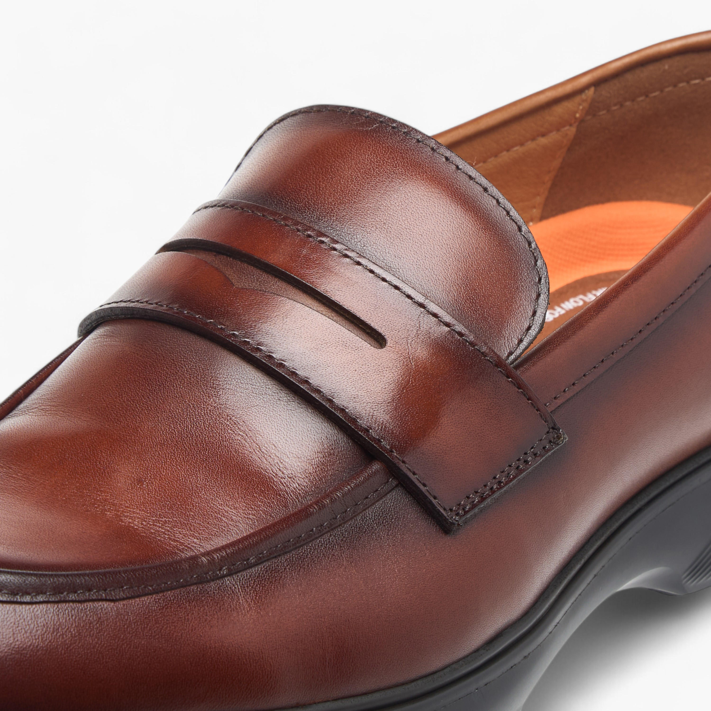 Le Confort Leather Solid Slip-On Loafers-men-shoes-formalshoes-image-4