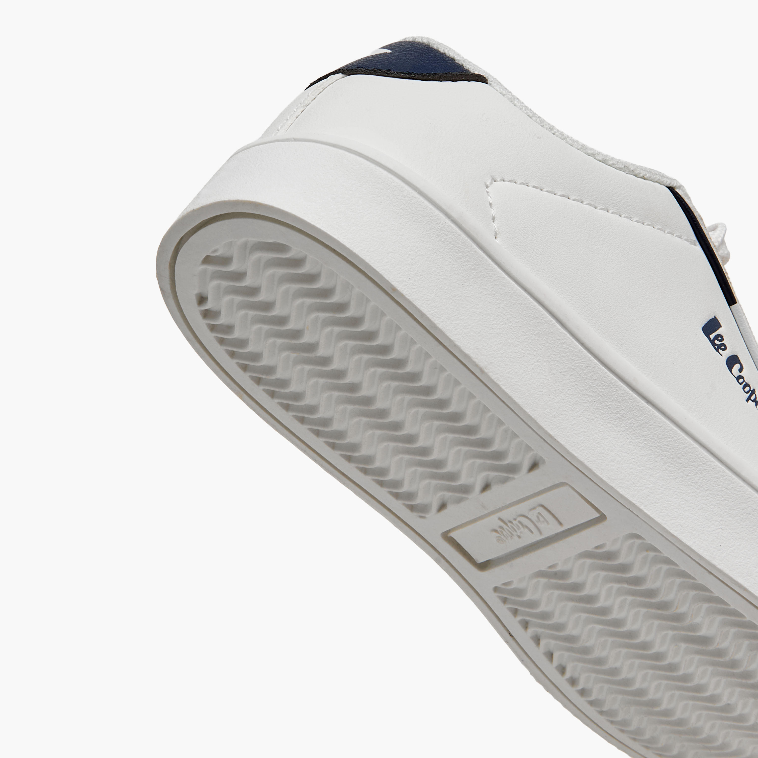 حذاء سنيكرز بشريط إغلاق لاصق للأولاد من لي كوبر-boys-shoes-sneakers-image-1