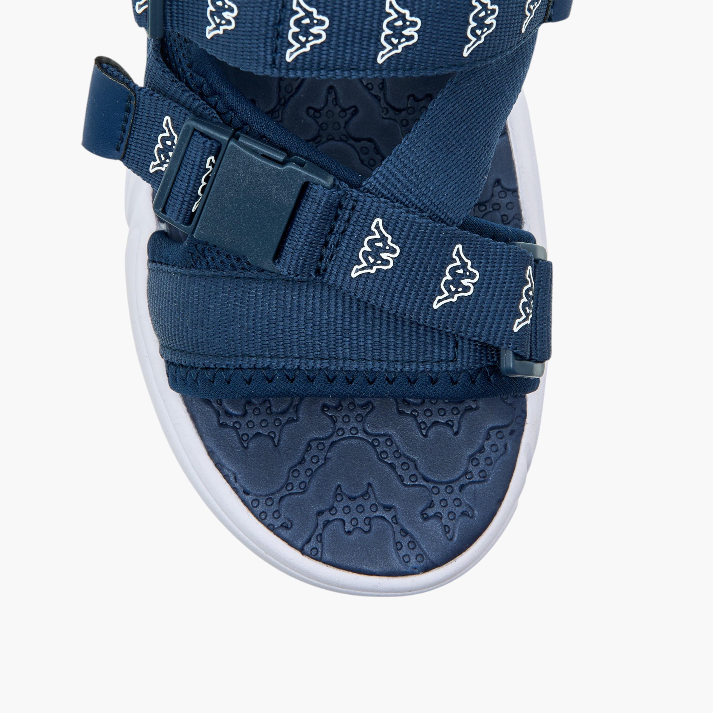 صندل مسطح بطبعات شعار وشريط إغلاق للأولاد من كابا-boys-shoes-sandals-image-3