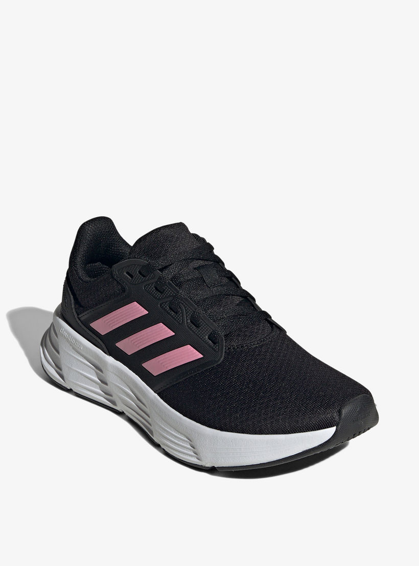 حذاء رياضي بارز الملمس برباط إغلاق للنساء من أديداس - GALAXY 6 W-sports-women-shoes-image-1