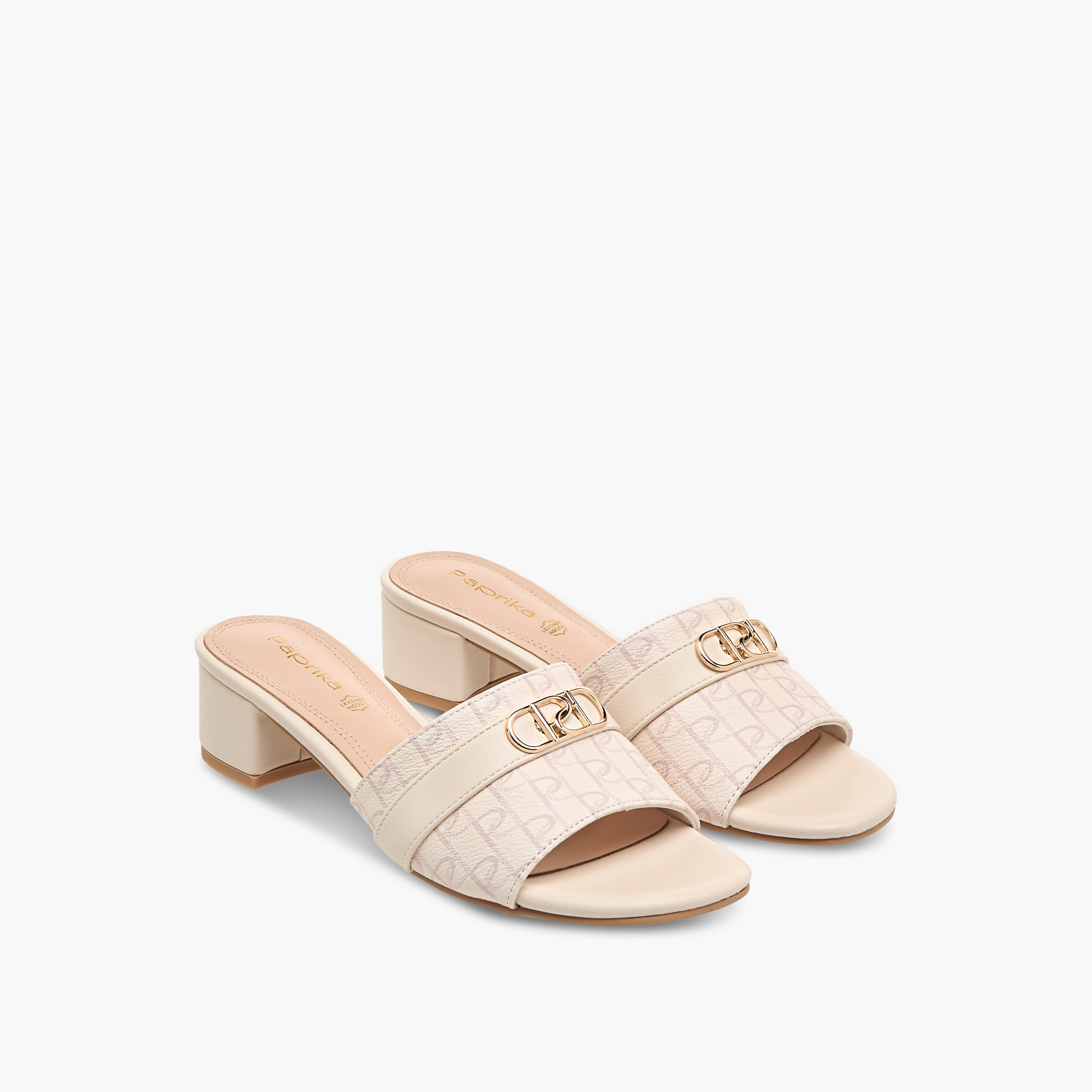 صندل سهل الارتداء بكعب سميك وطبعات مونوجرام من بابريكا-women-shoes-sandals-heeled-image-1