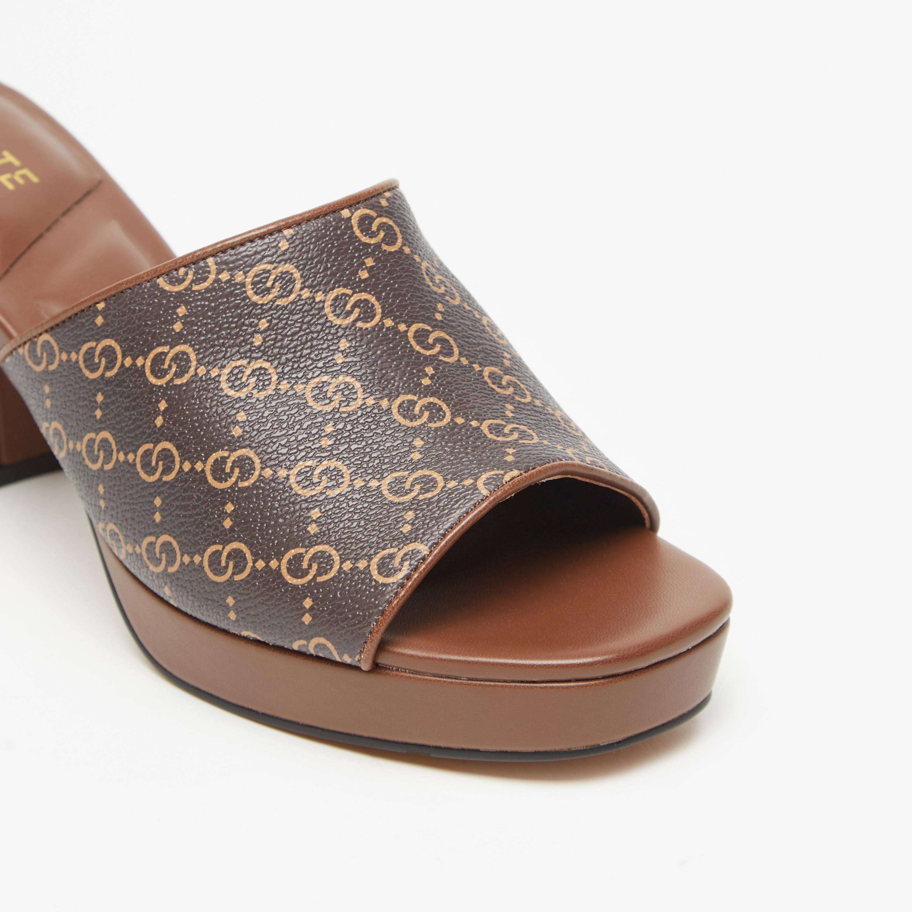 صندل سهل الارتداء بكعب سميك وطبعات للنساء من سيليست-women-shoes-heels-image-7