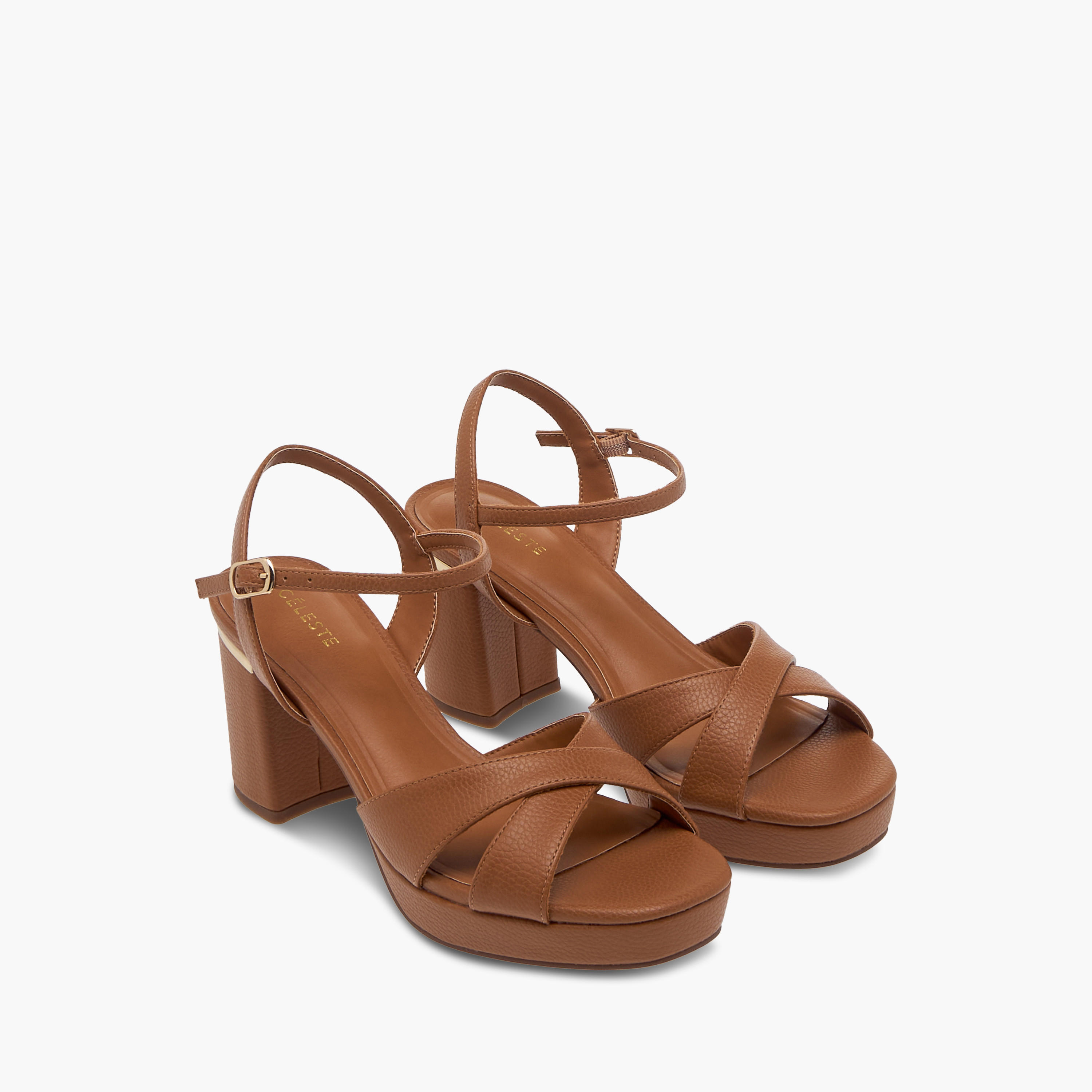 صندل بارز الملمس بكعب سميك وإبزيم إغلاق للنساء من سيليست-women-shoes-sandals-heeled-image-1